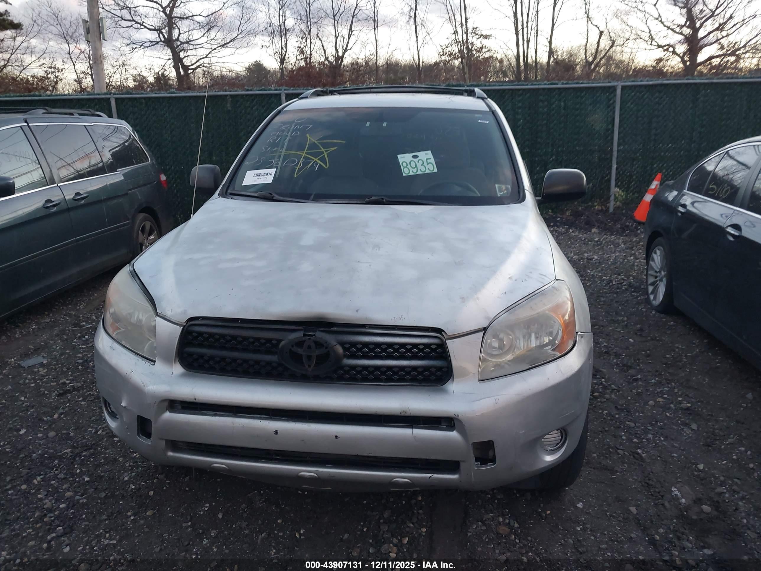 TOYOTA RAV4 image 6