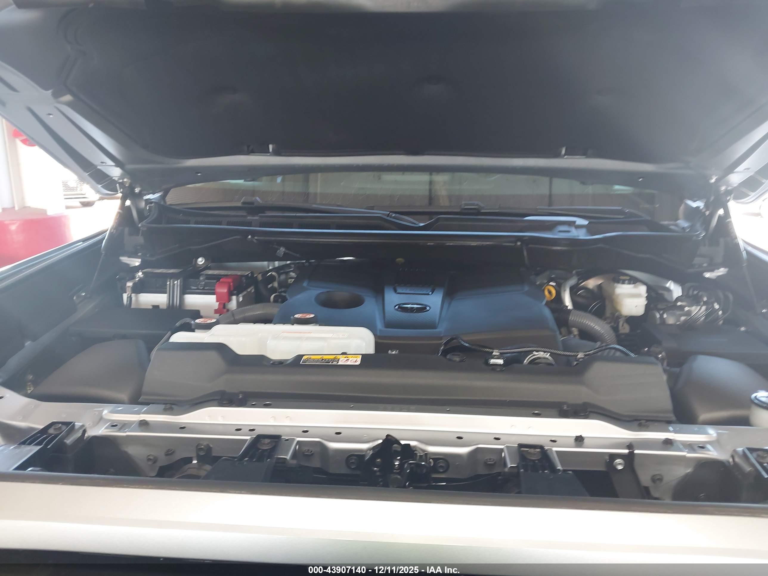 TOYOTA TUNDRA image 10