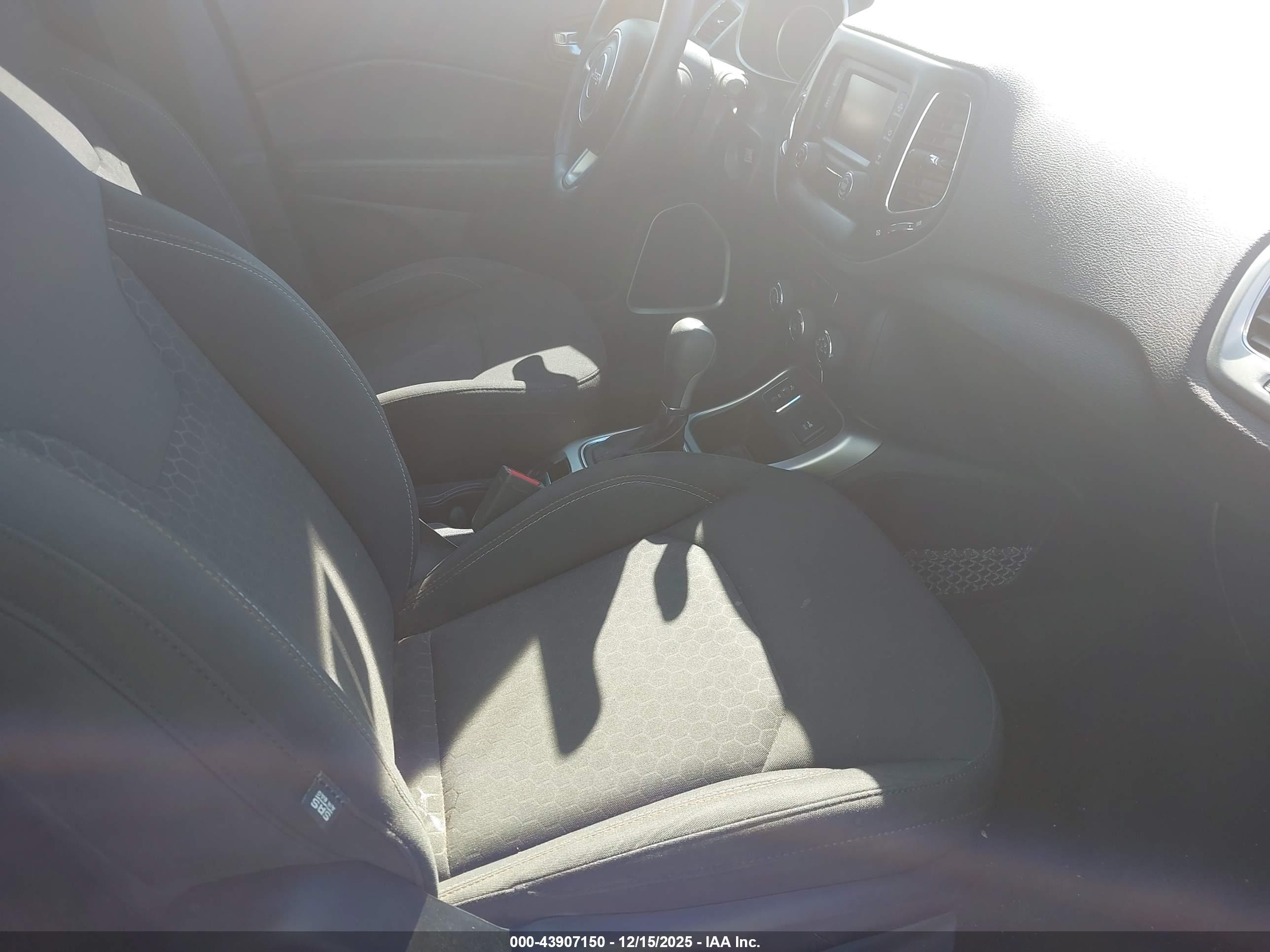 JEEP COMPASS image 5
