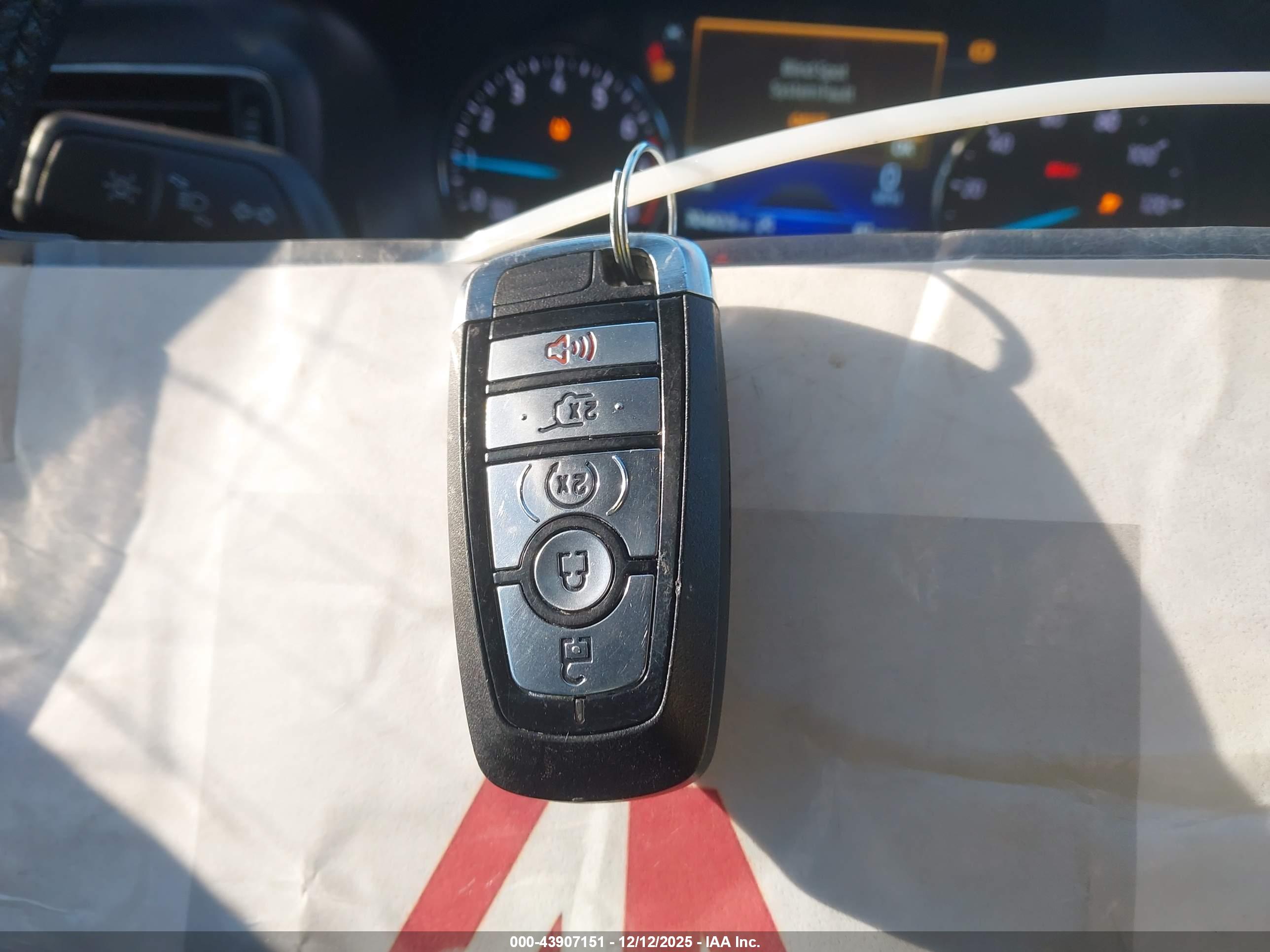 FORD EXPLORER image 11
