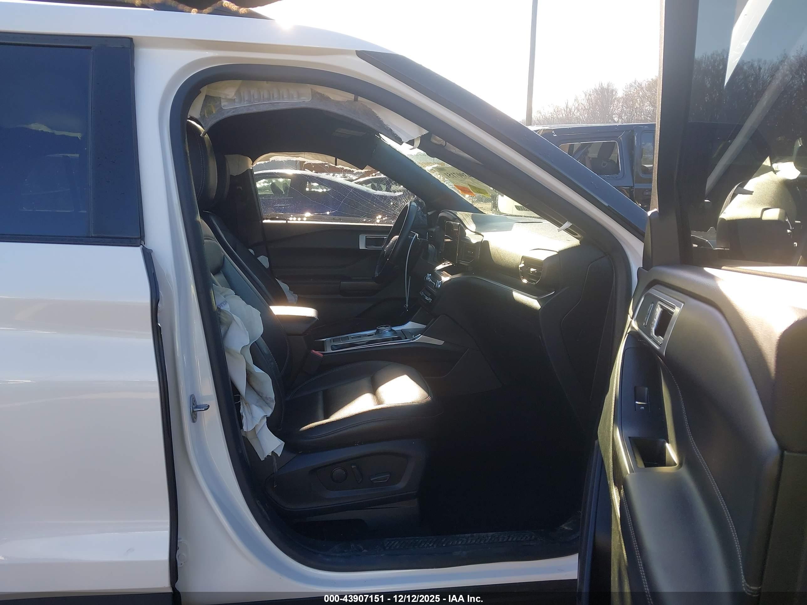 FORD EXPLORER image 5