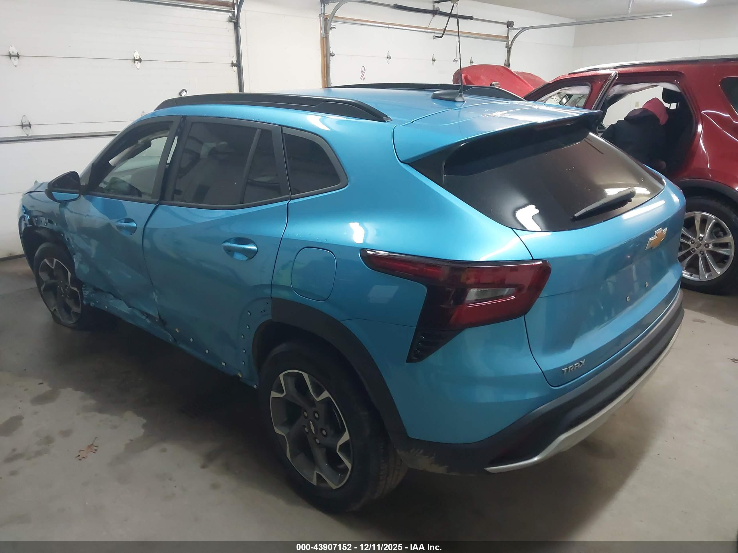 CHEVROLET TRAX image 3