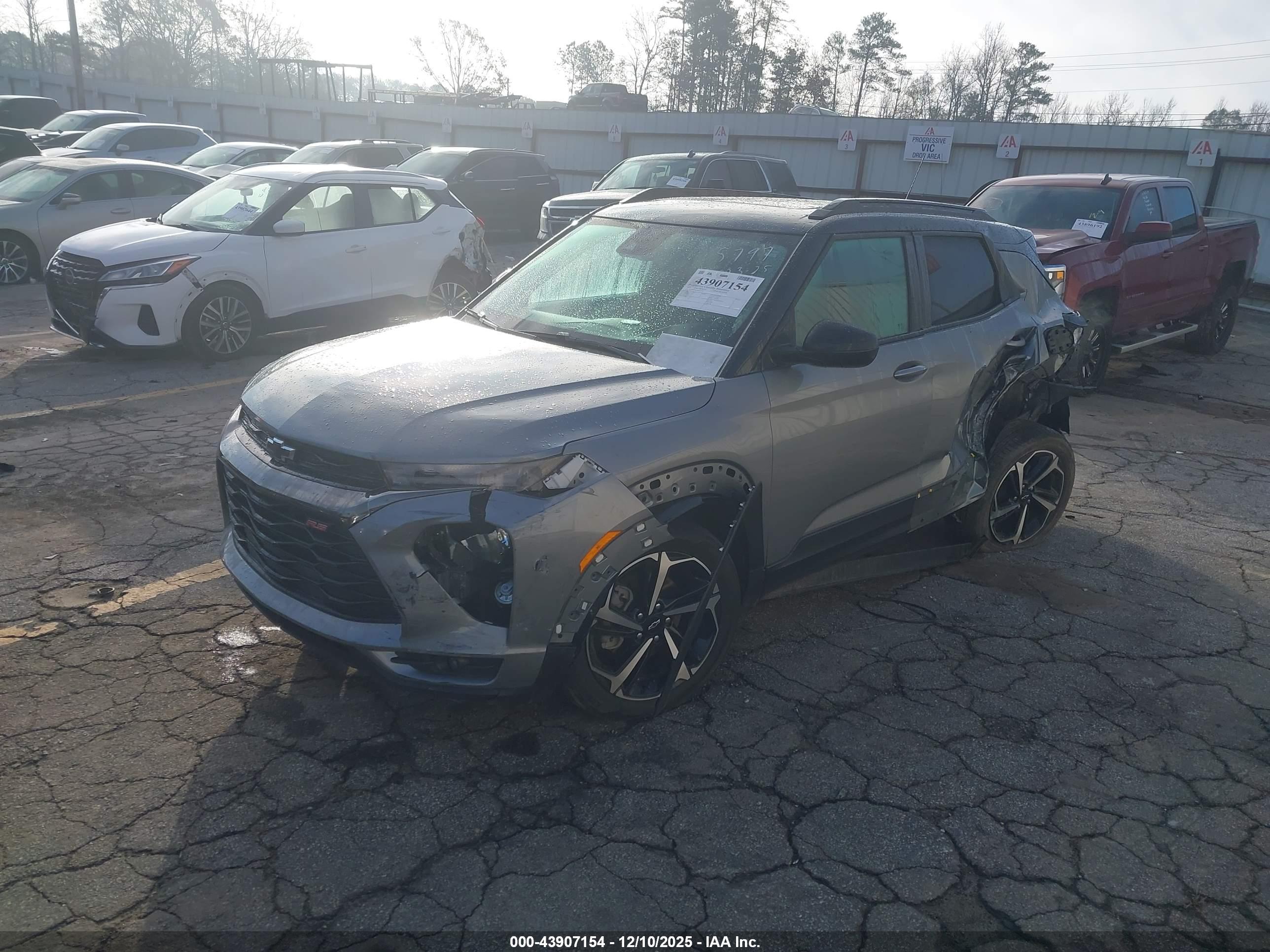 CHEVROLET TRAILBLAZER image 2
