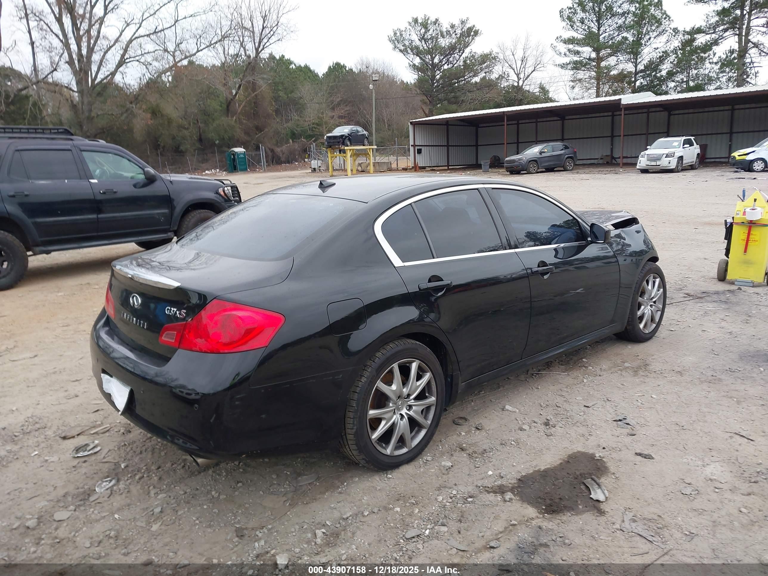 INFINITI G37X image 4