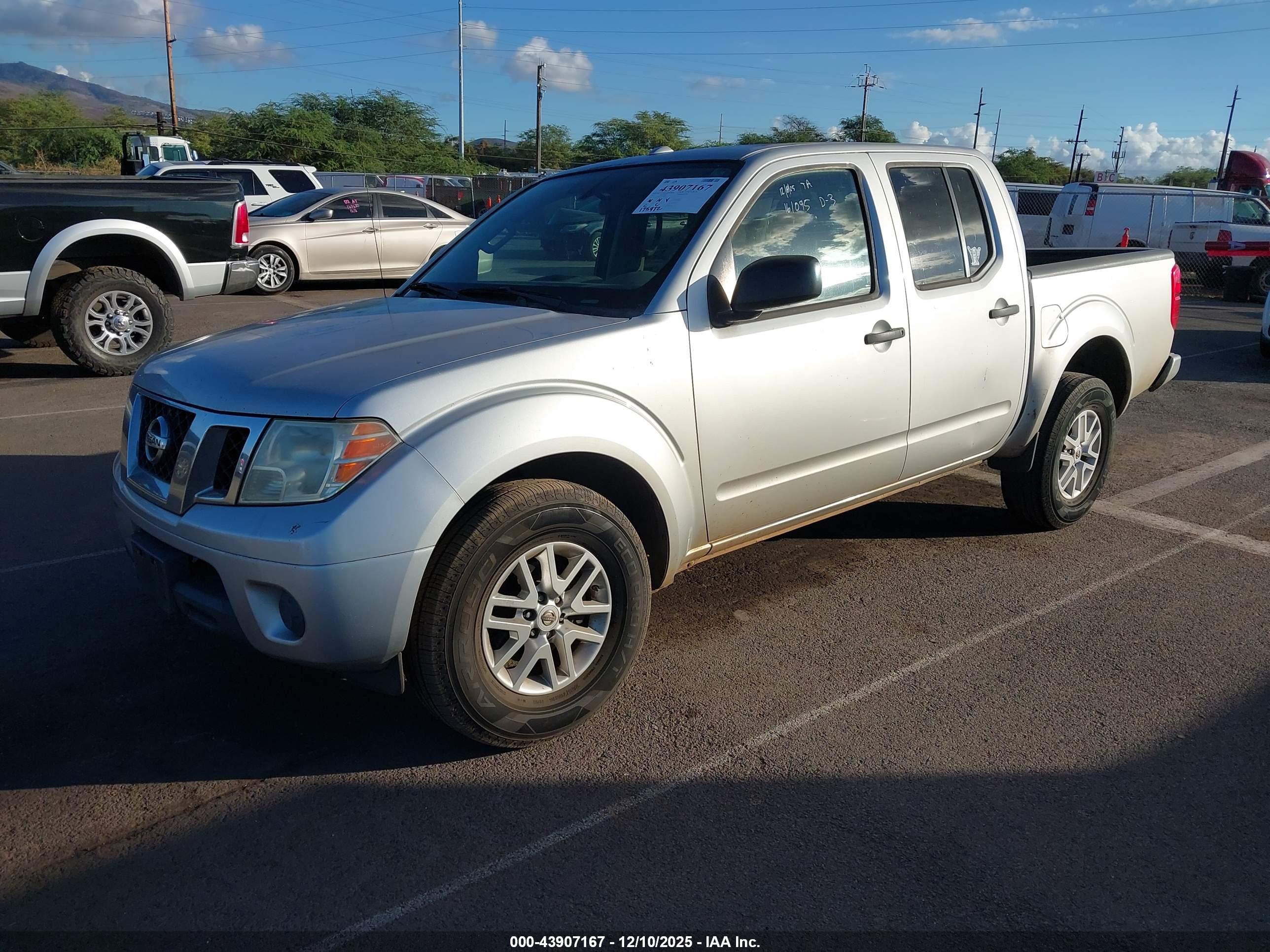 NISSAN FRONTIER image 2