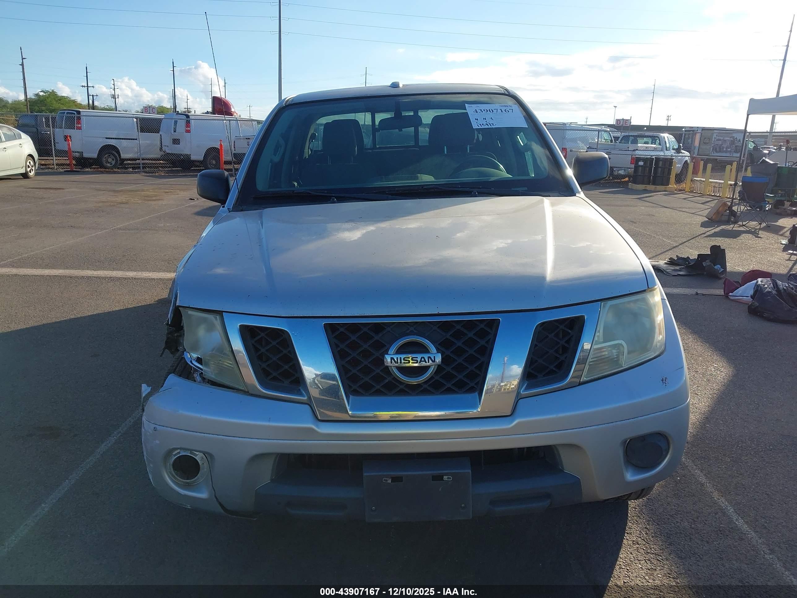 NISSAN FRONTIER image 6