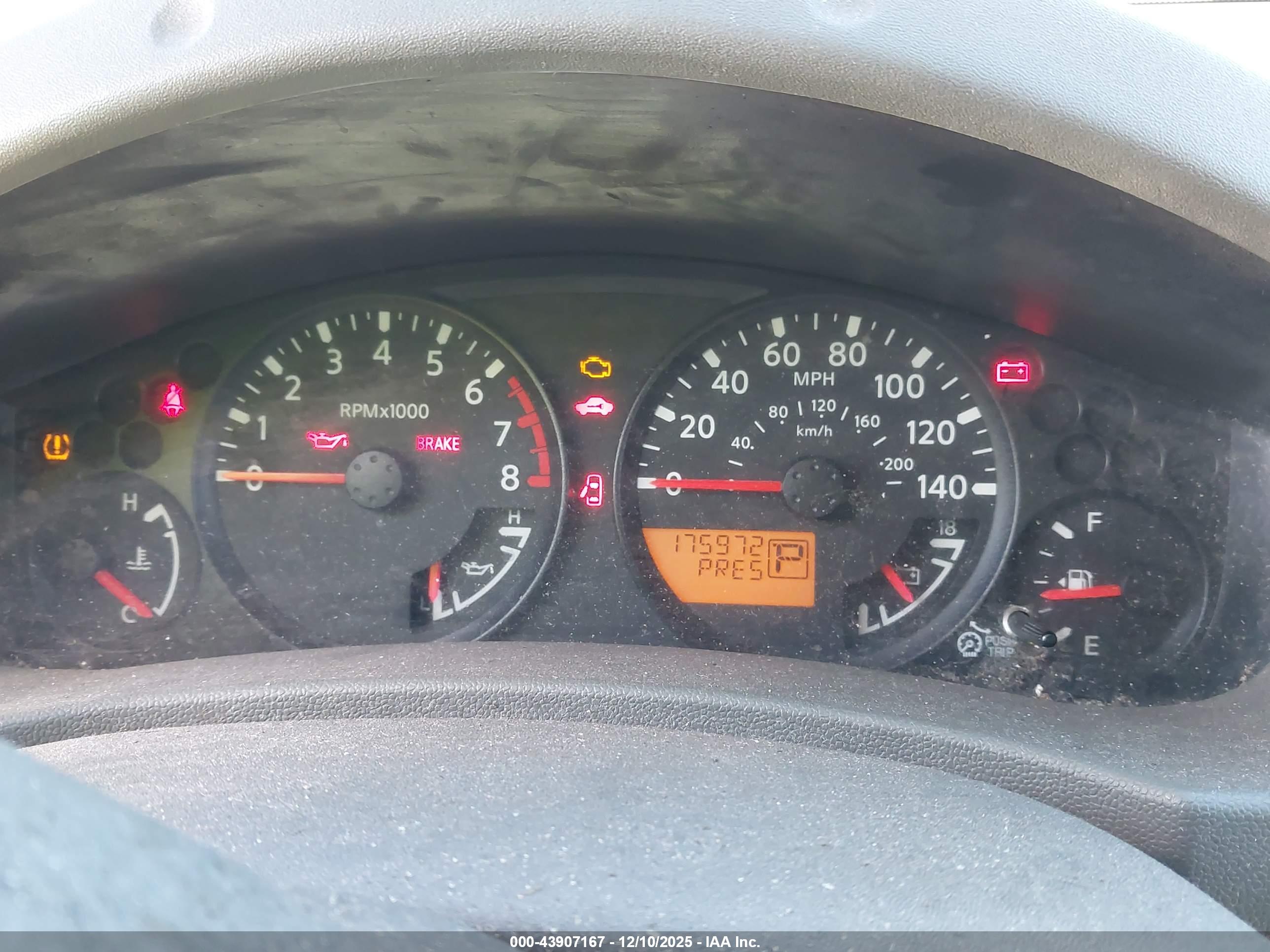 NISSAN FRONTIER image 7