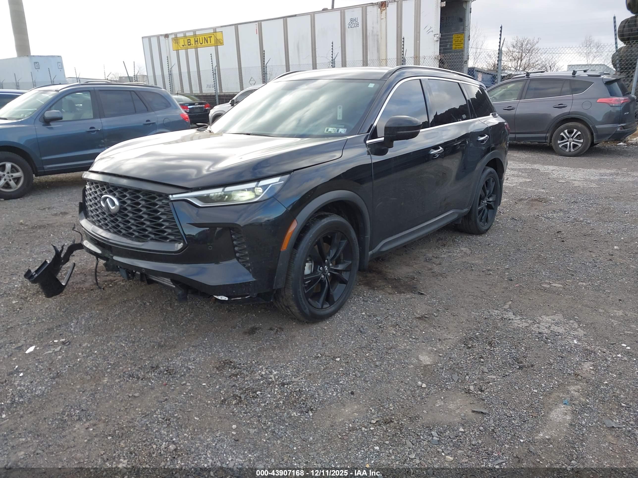 INFINITI QX60 image 2
