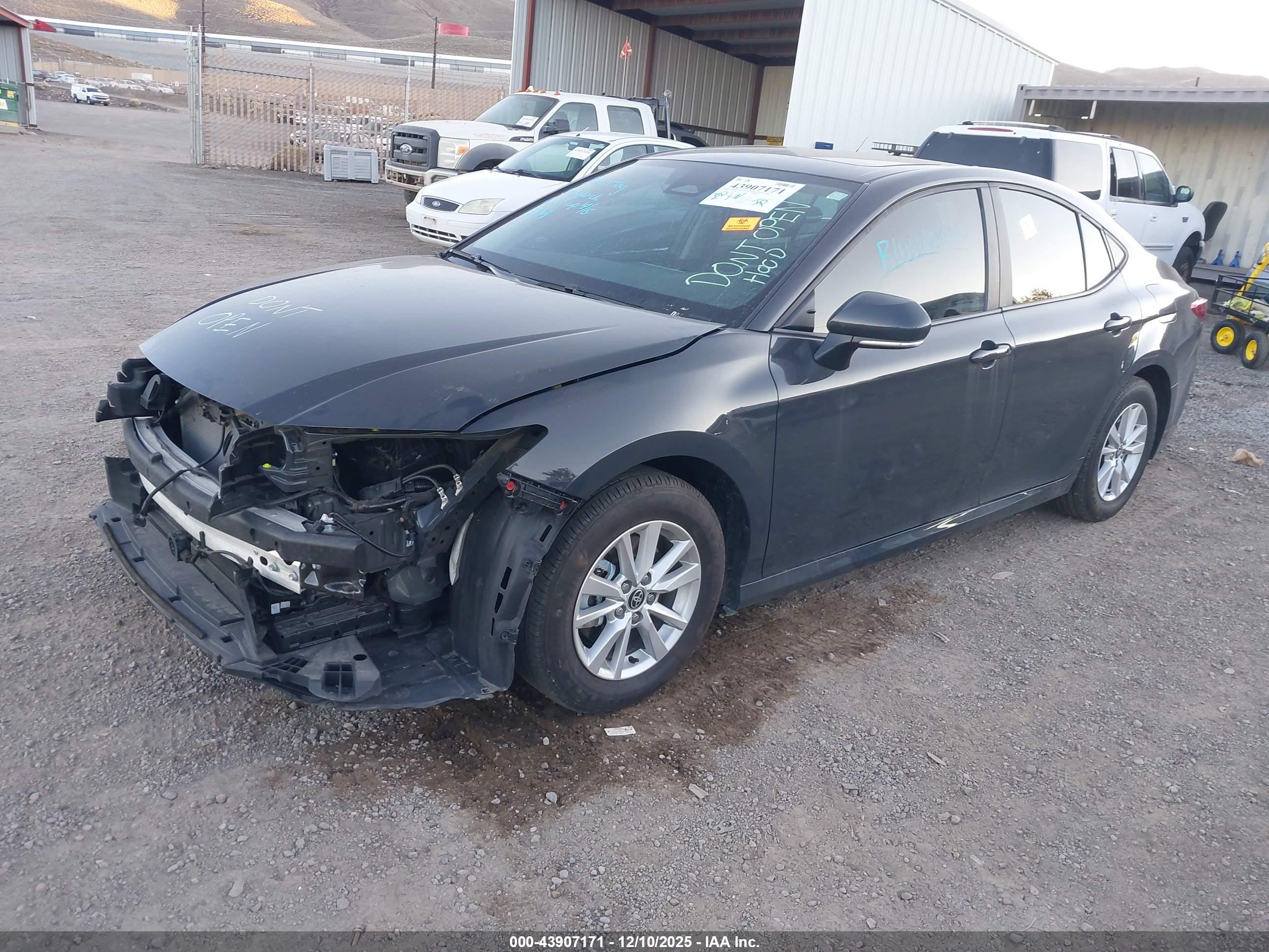 TOYOTA CAMRY image 2