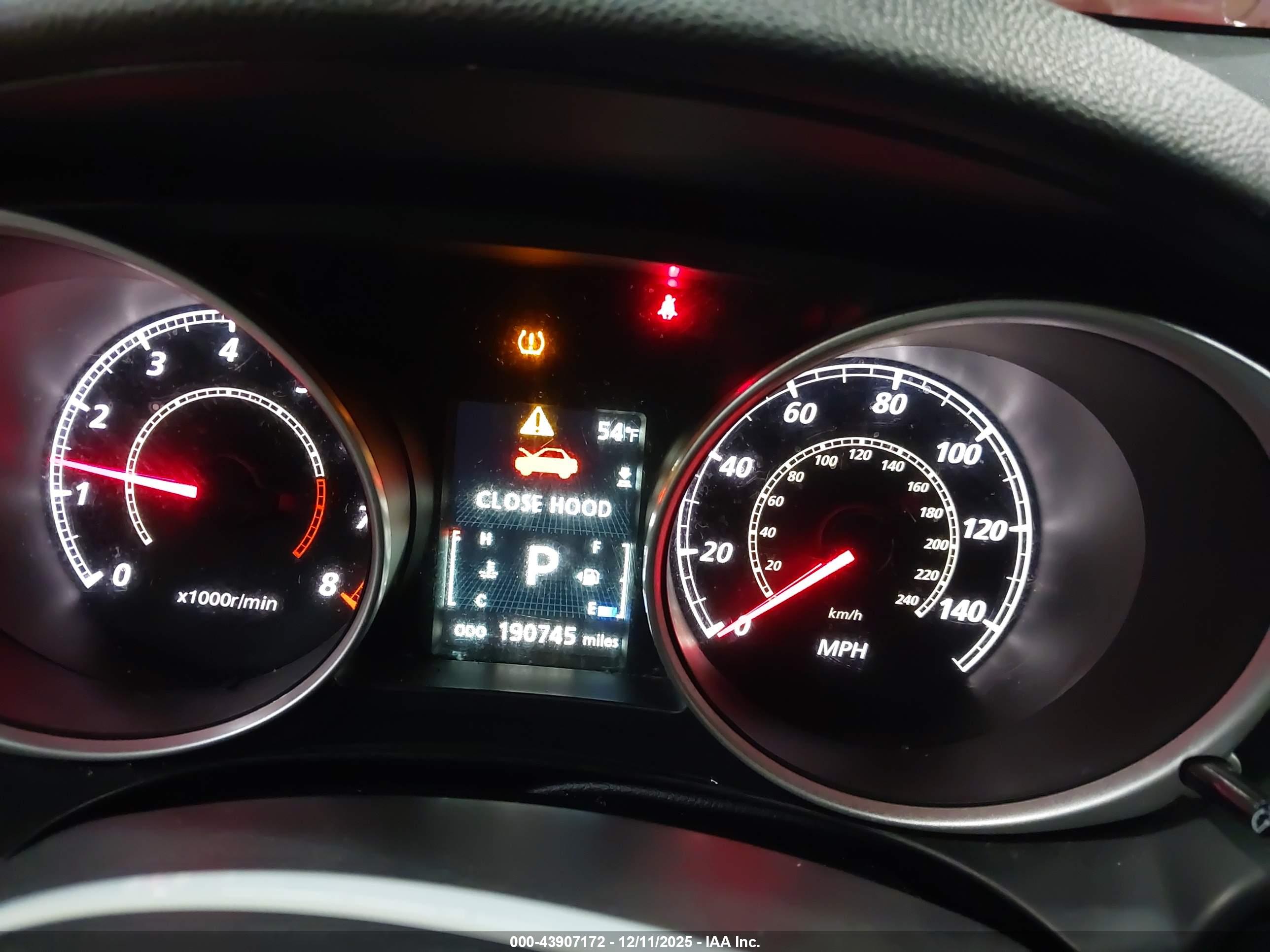 MITSUBISHI OUTLANDER image 7