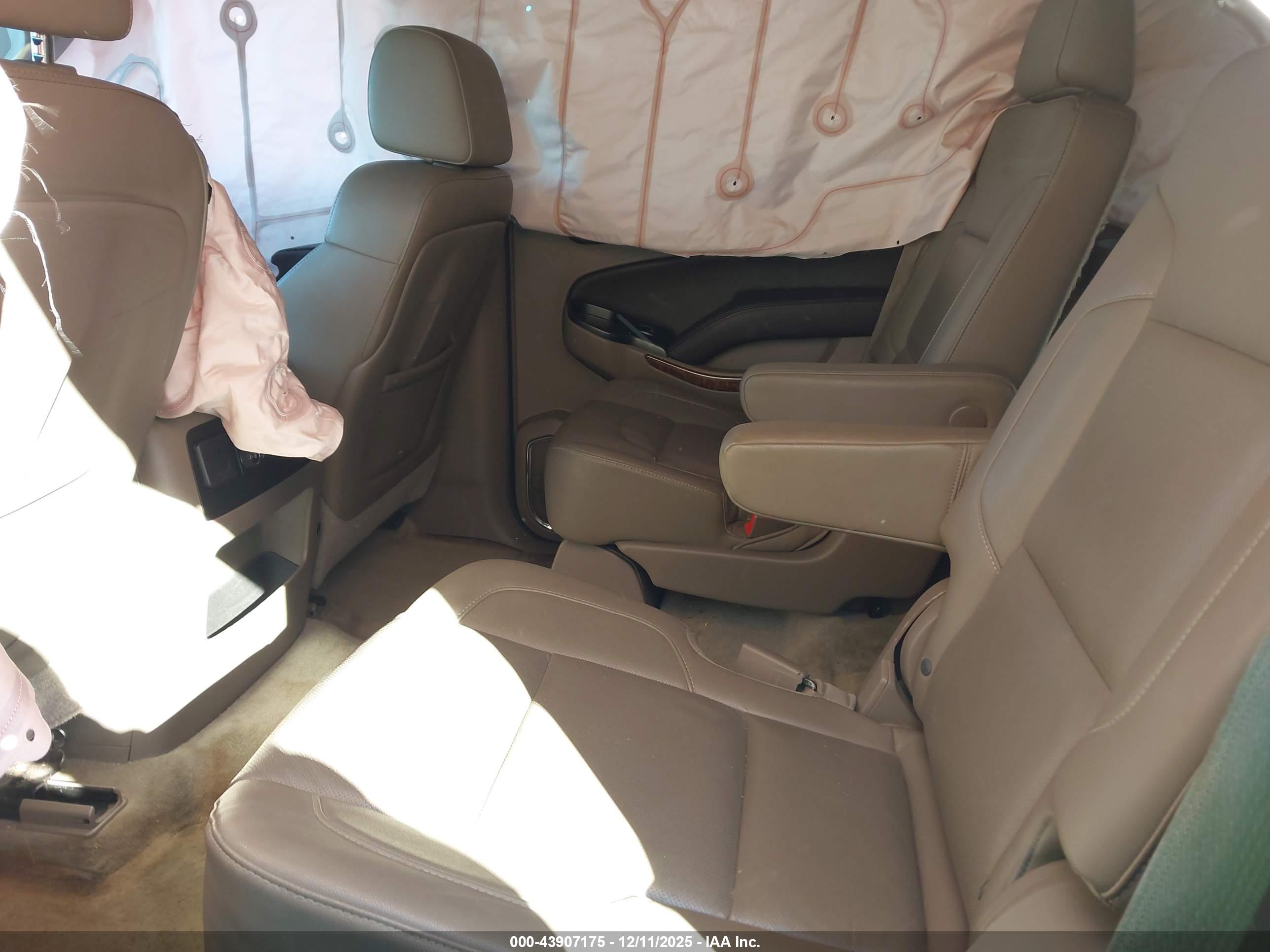CHEVROLET TAHOE image 8