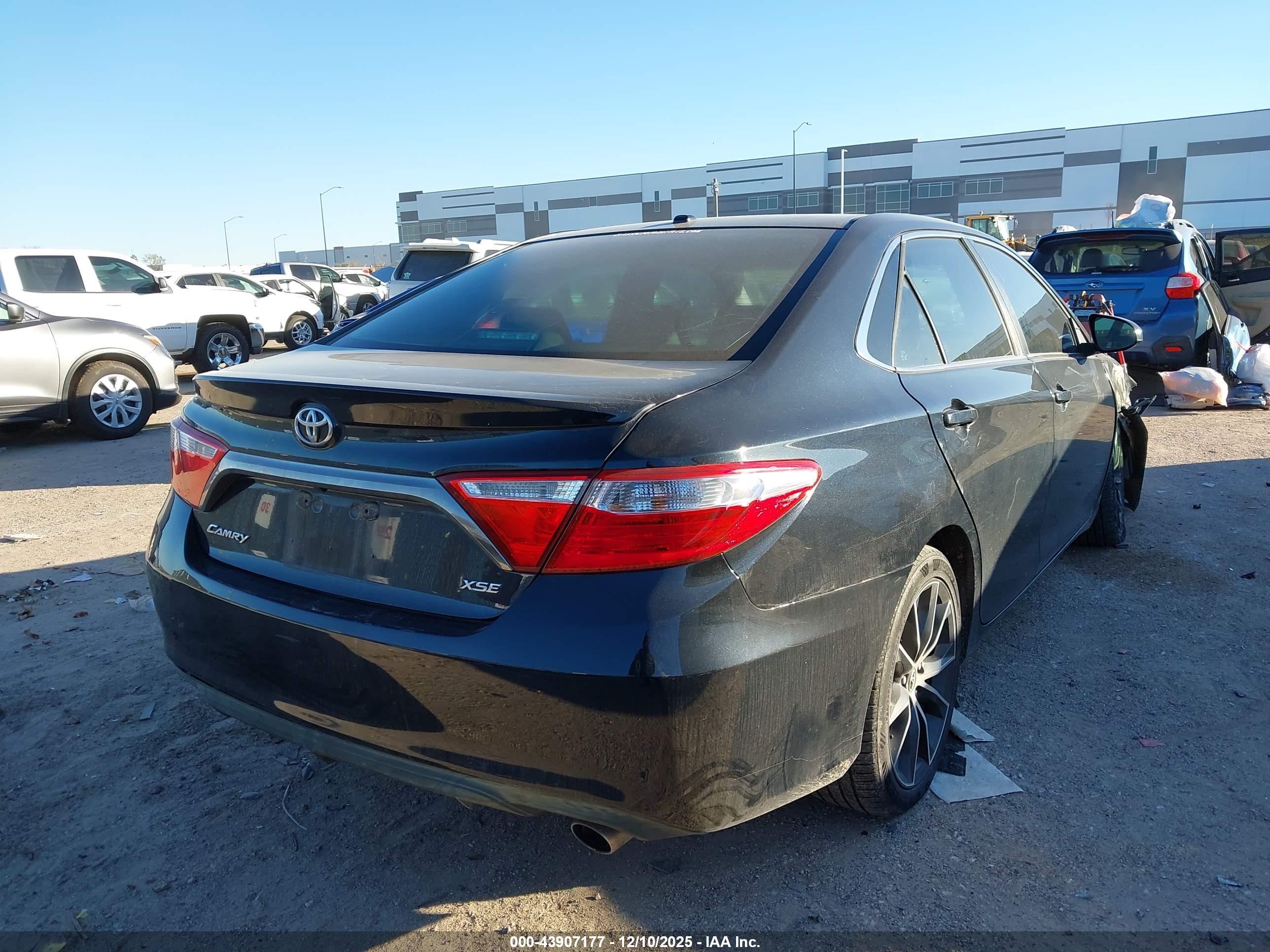 TOYOTA CAMRY image 4
