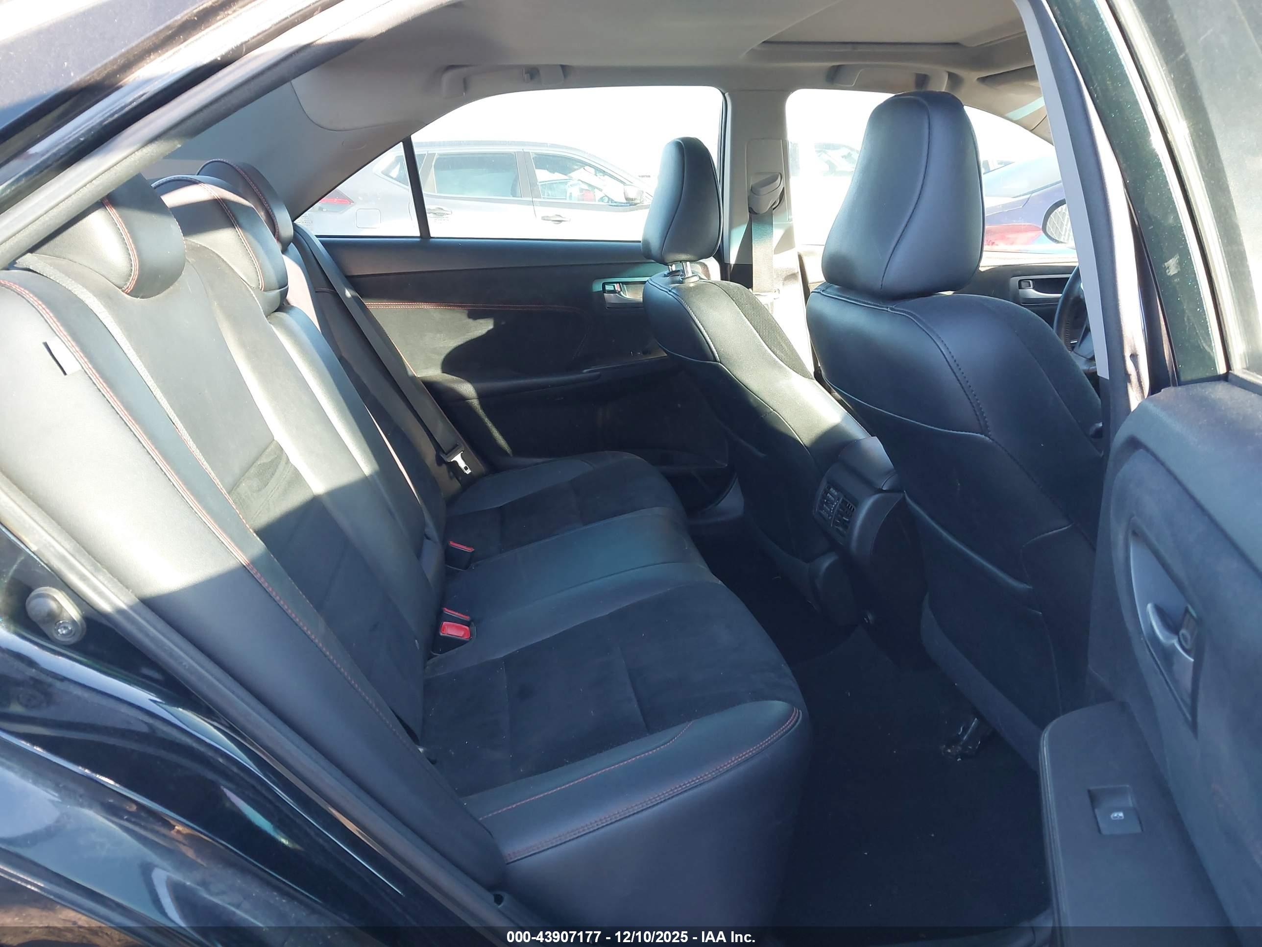 TOYOTA CAMRY image 8