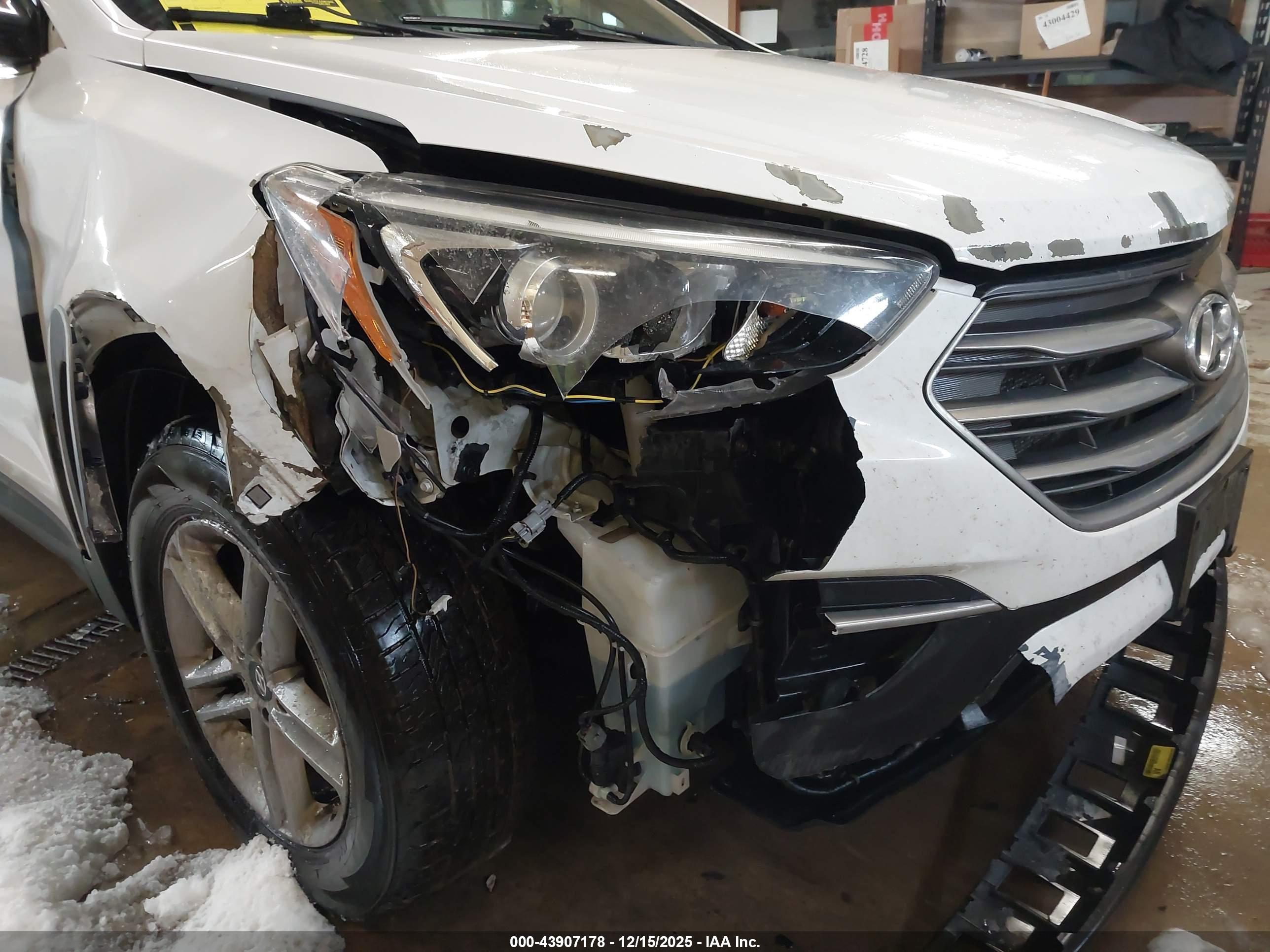 HYUNDAI SANTA image 6