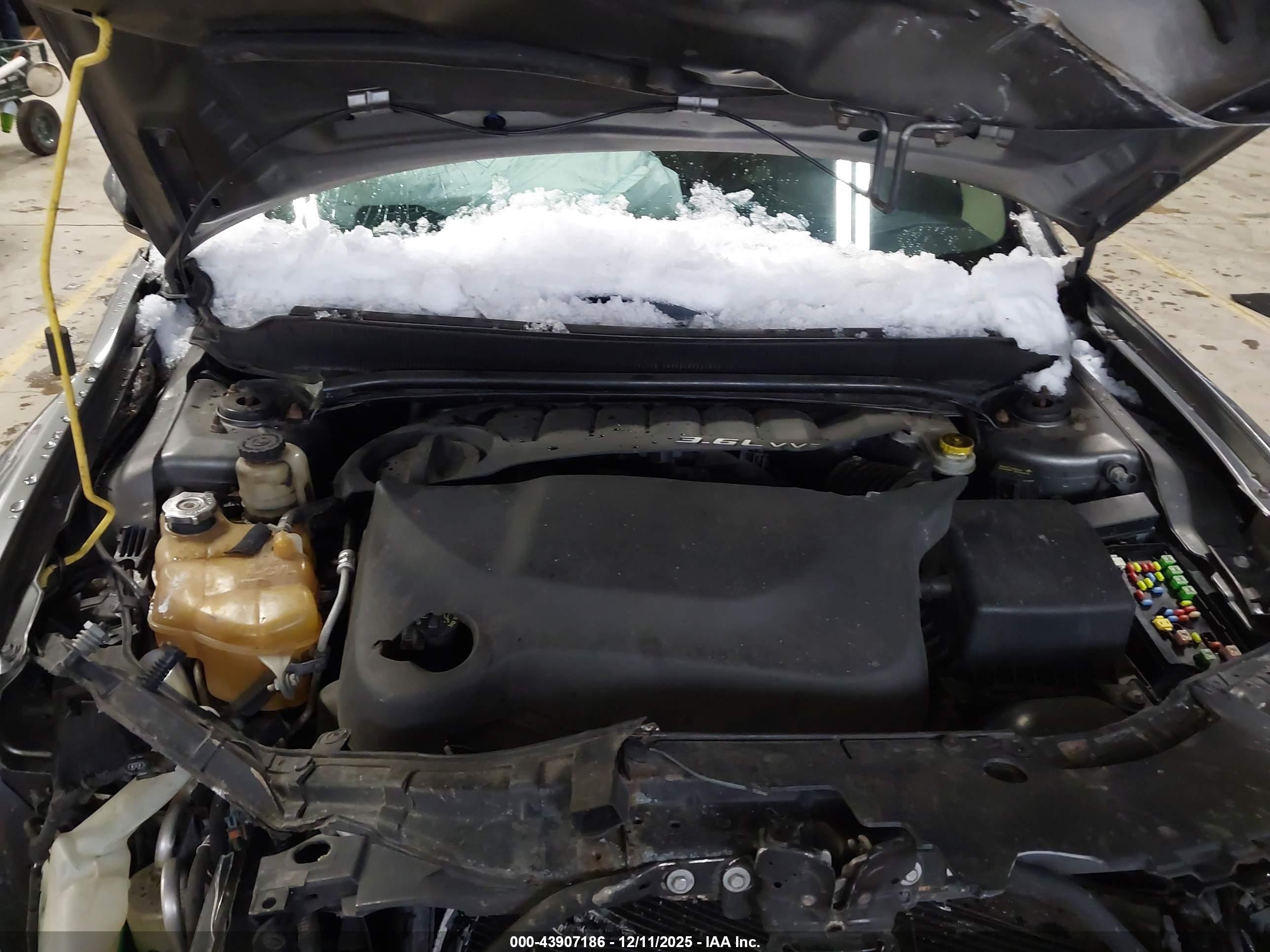 DODGE AVENGER image 10