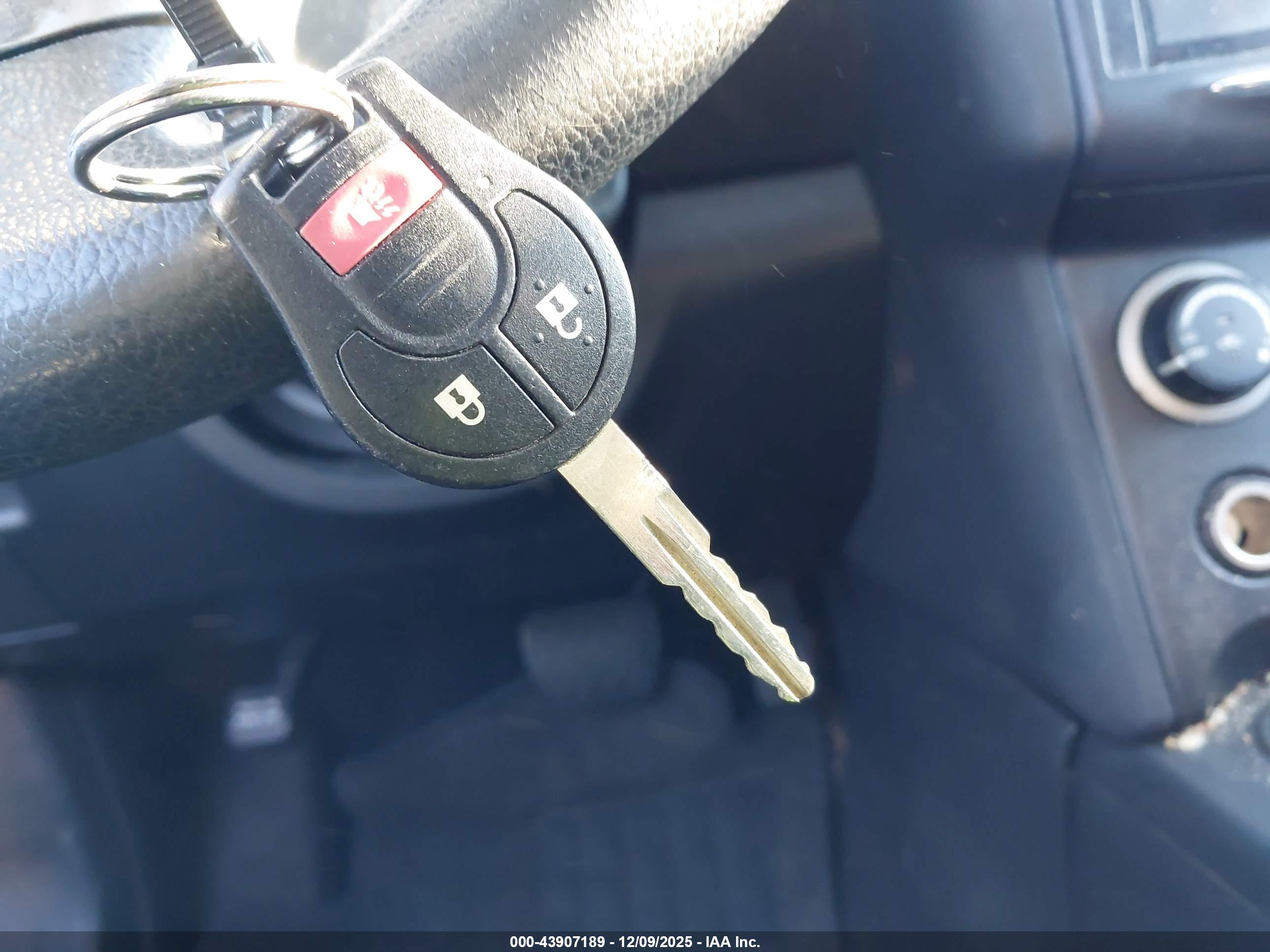 NISSAN ROGUE image 11