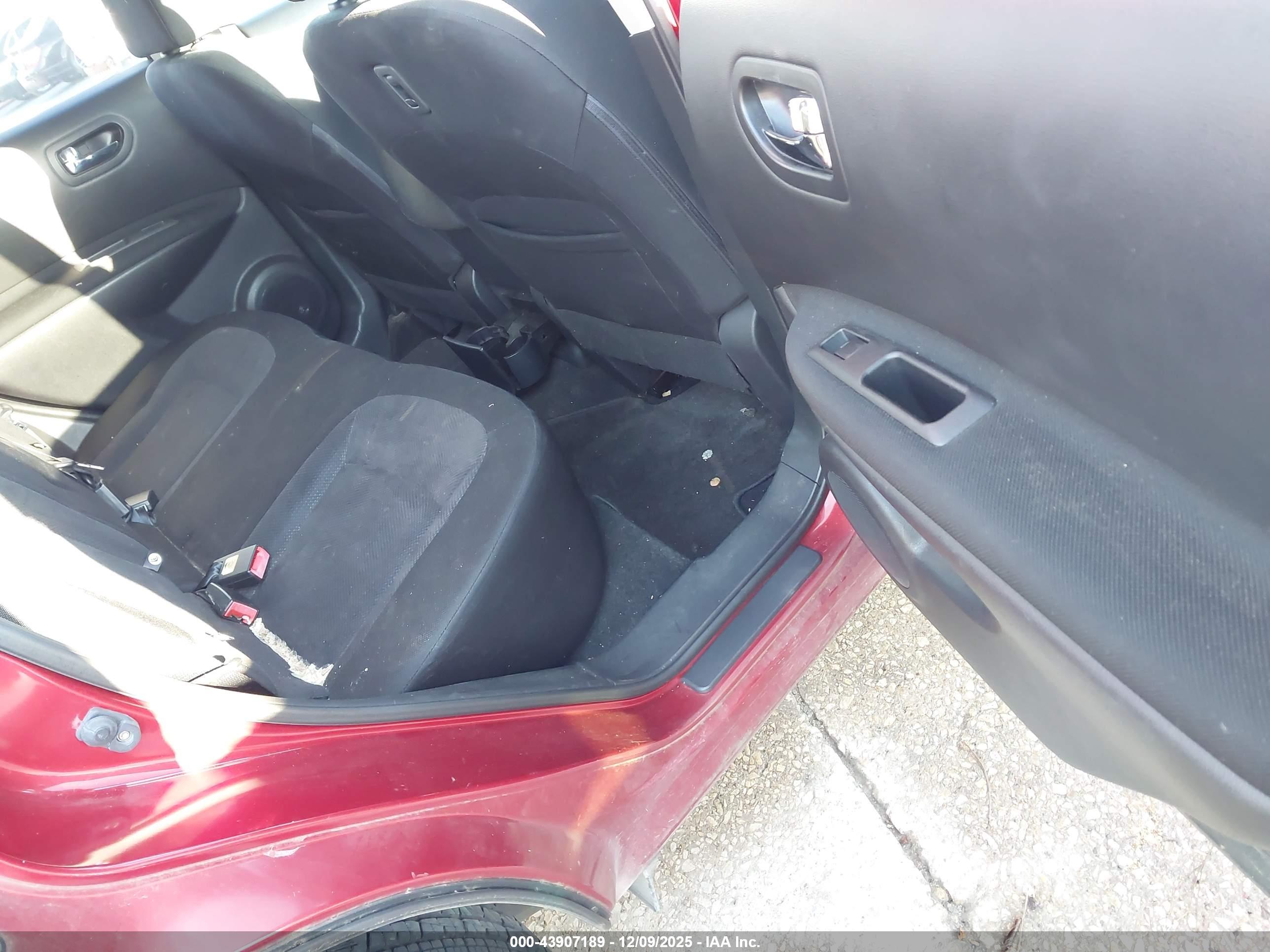 NISSAN ROGUE image 8