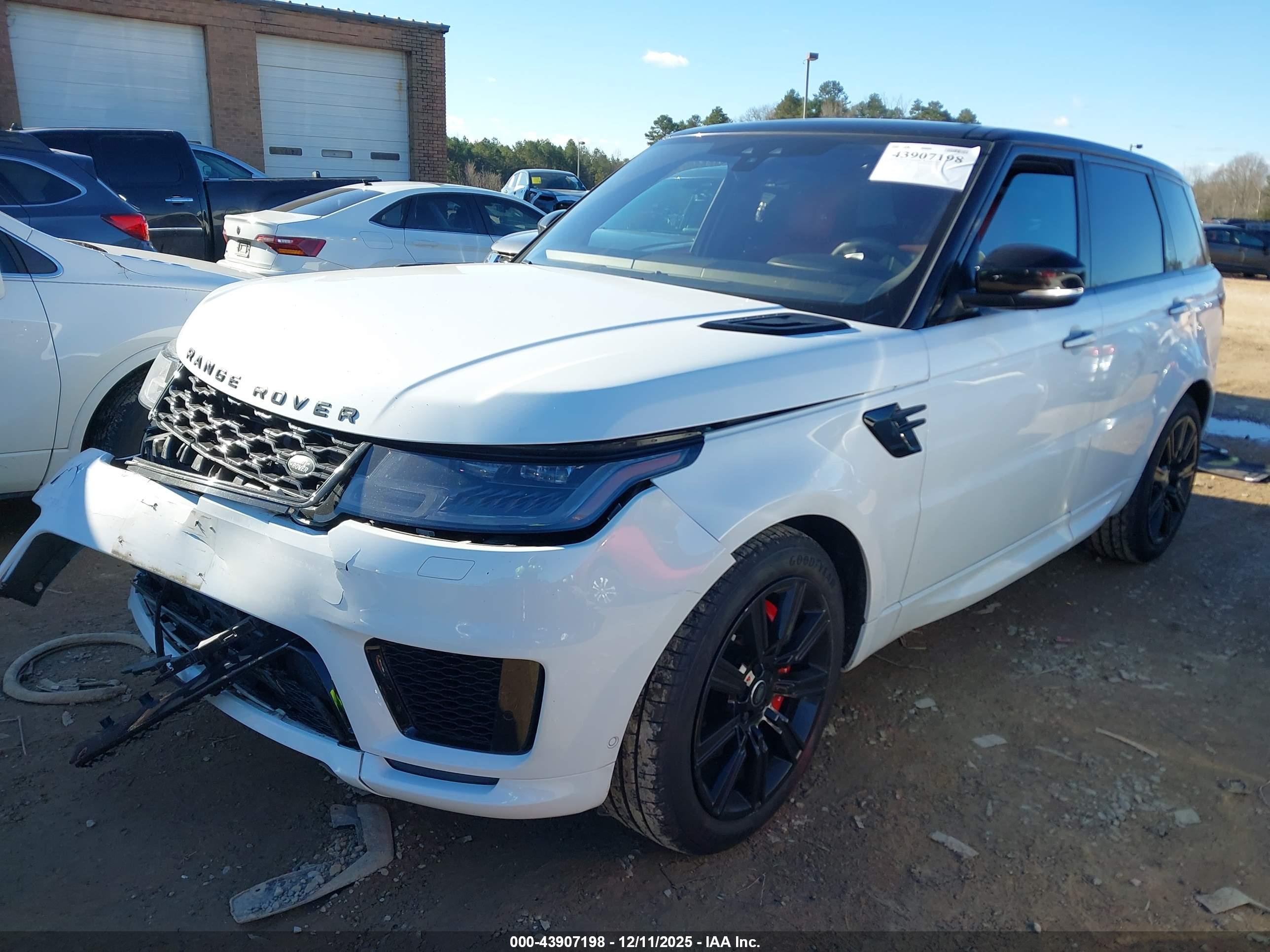 LAND ROVER image 2