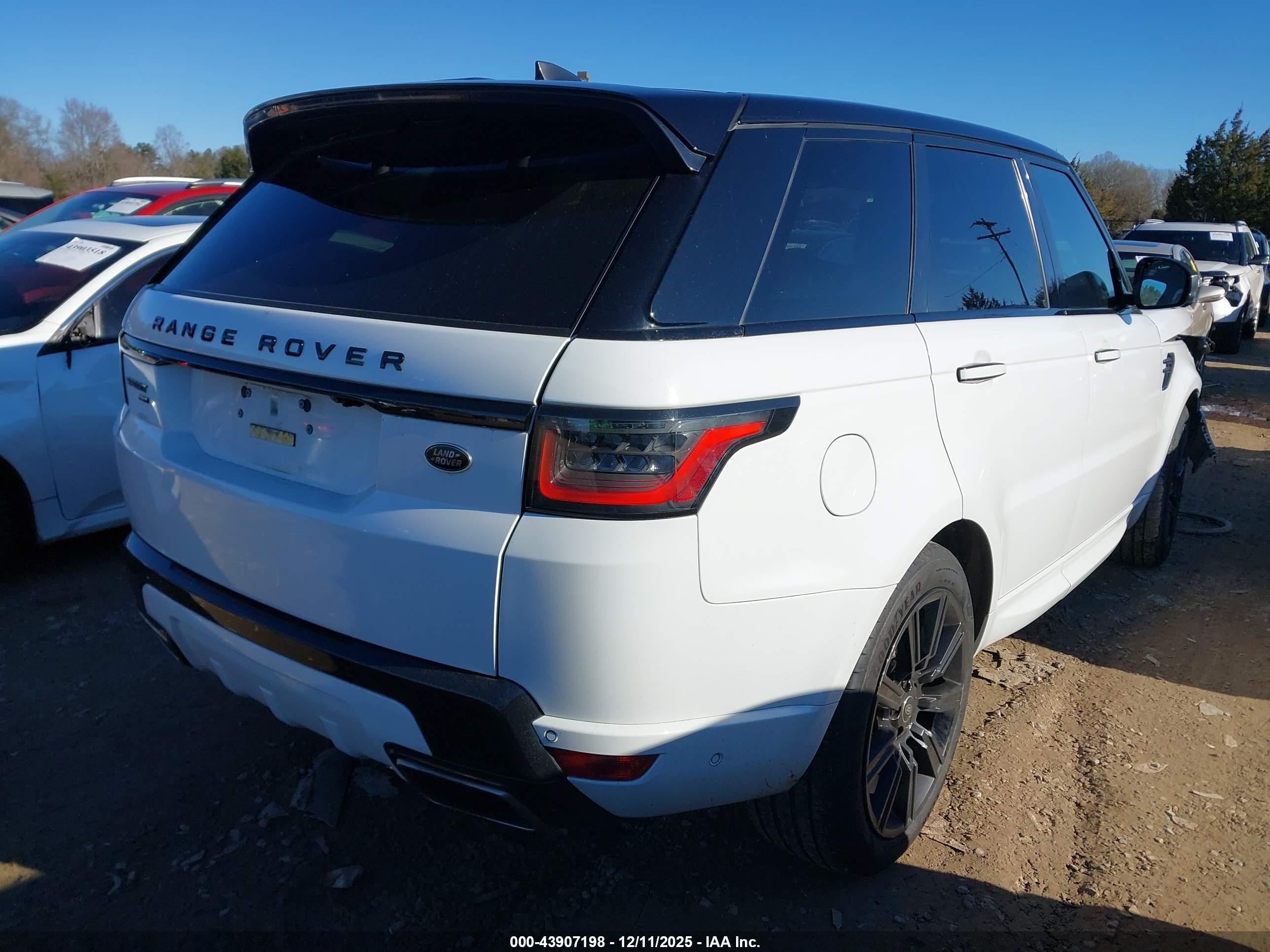 LAND ROVER image 4