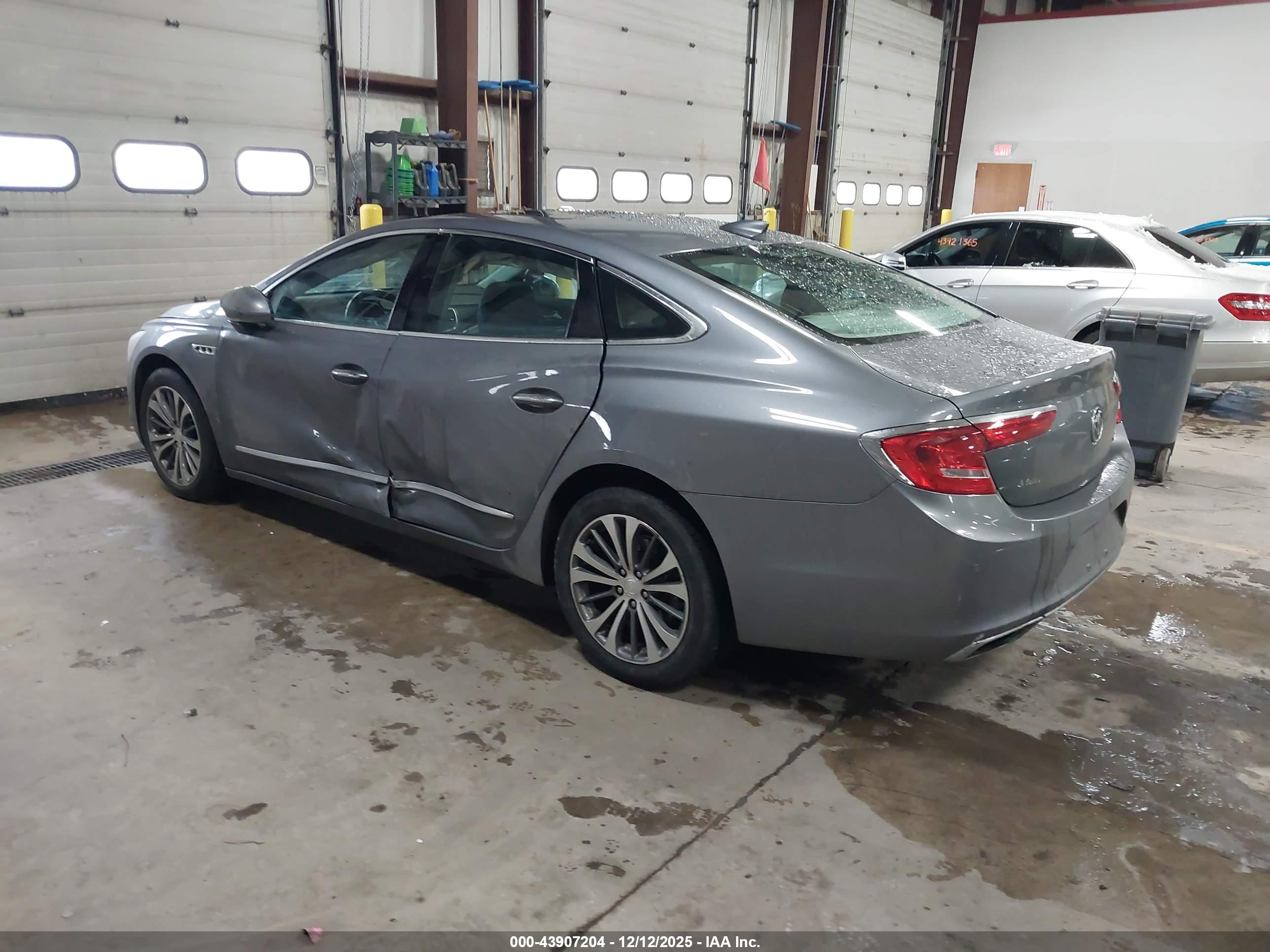 BUICK LACROSSE image 3