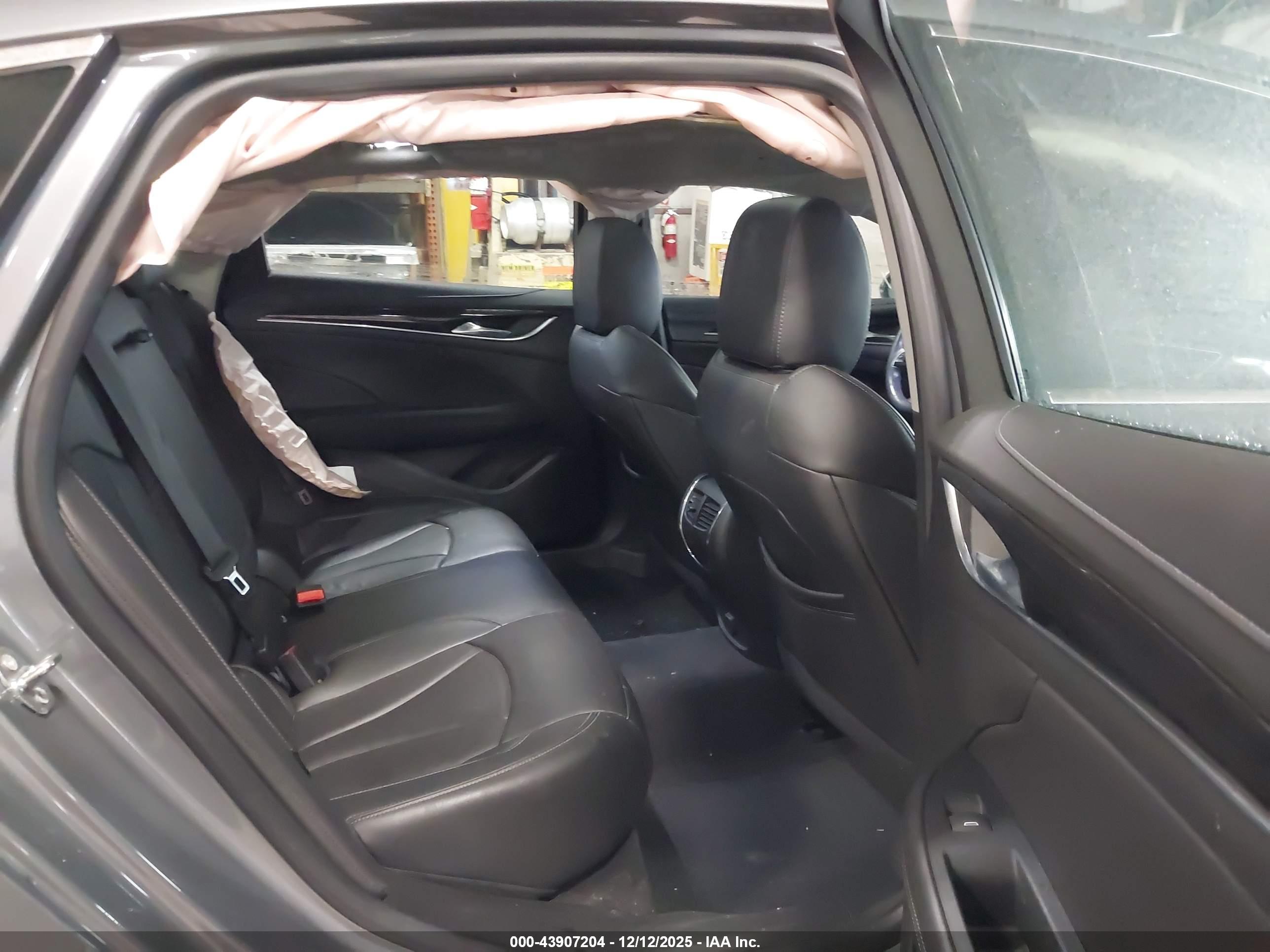 BUICK LACROSSE image 8