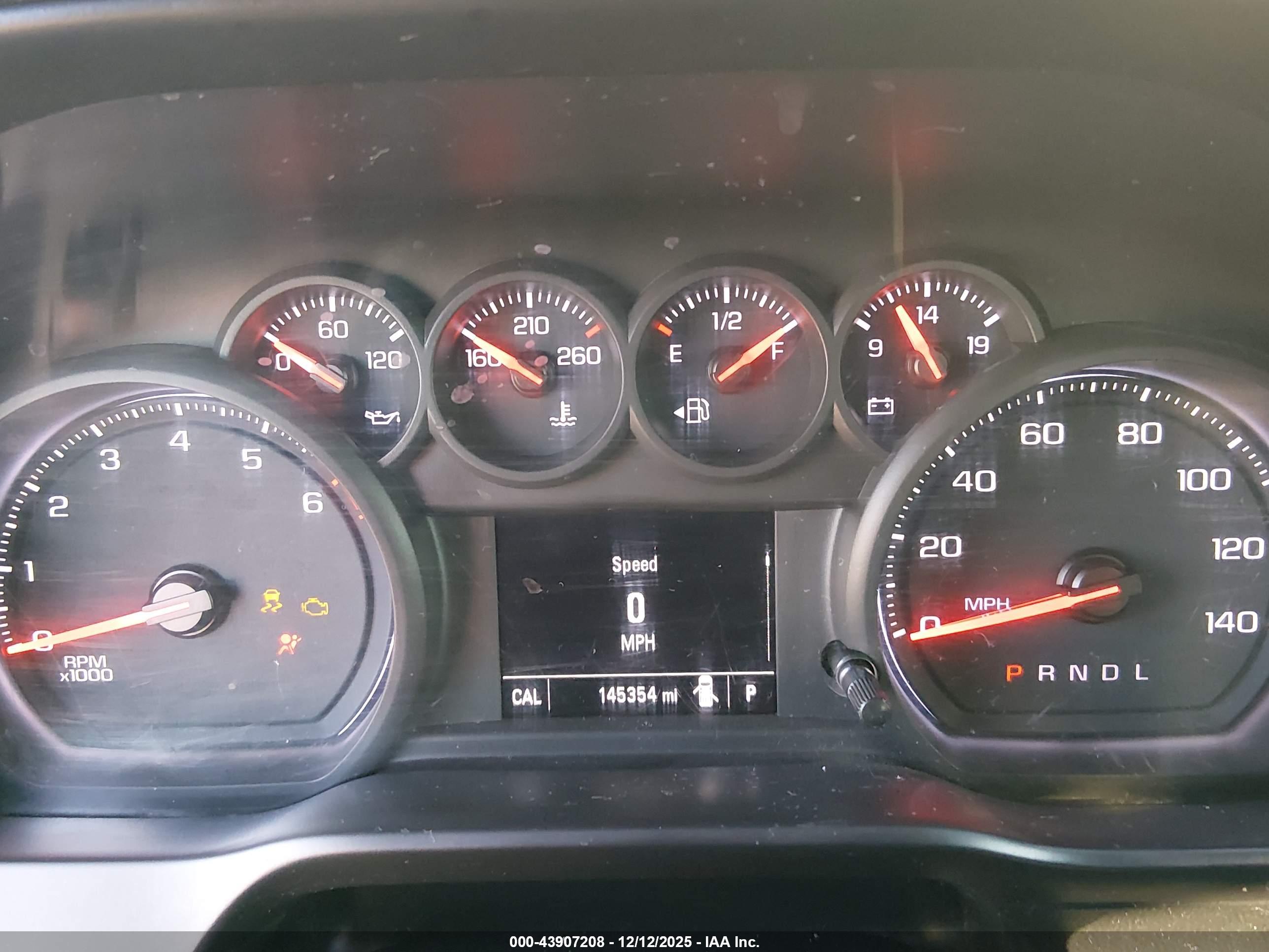 CHEVROLET SILVERADO image 7