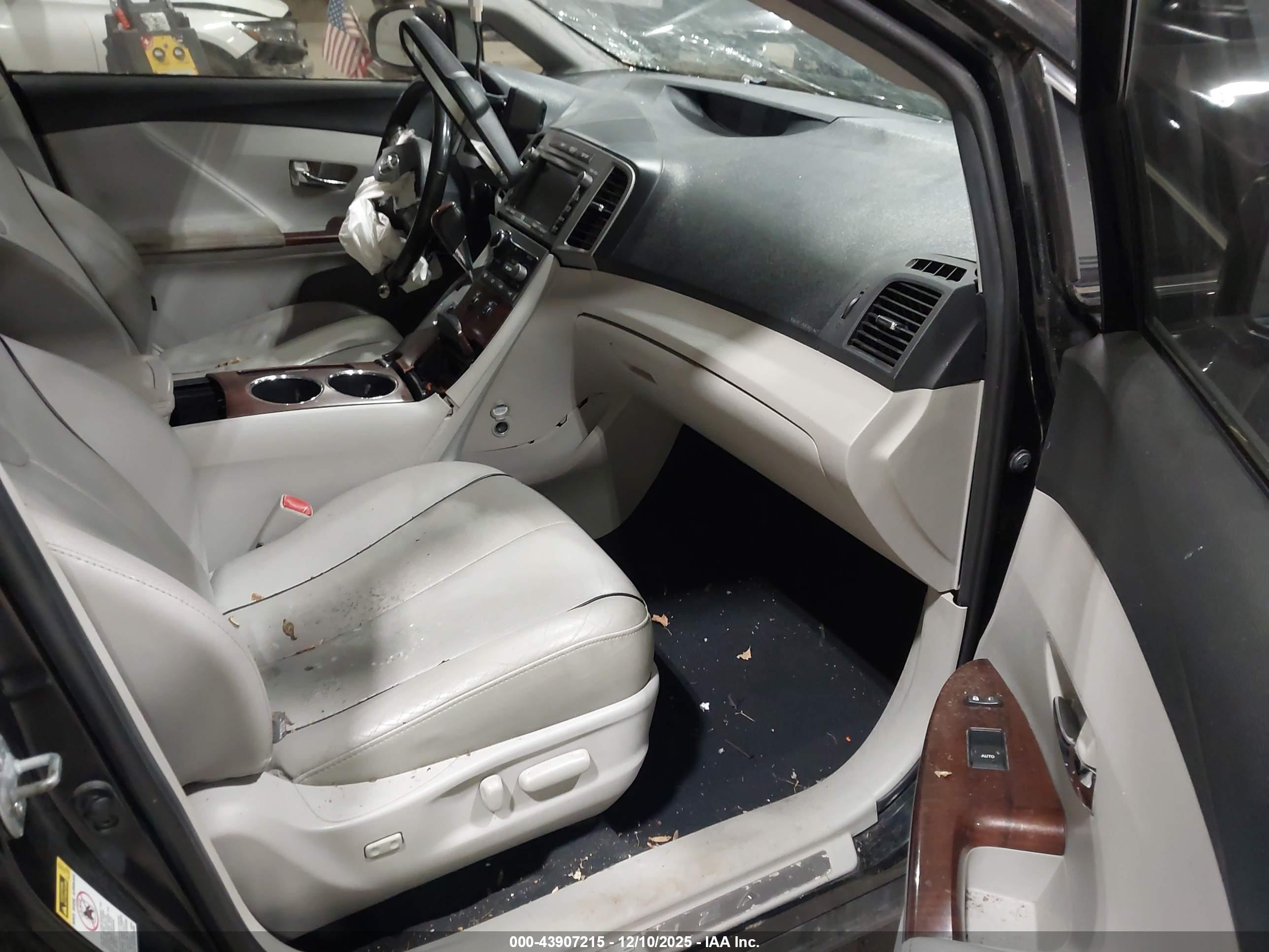 TOYOTA VENZA image 5