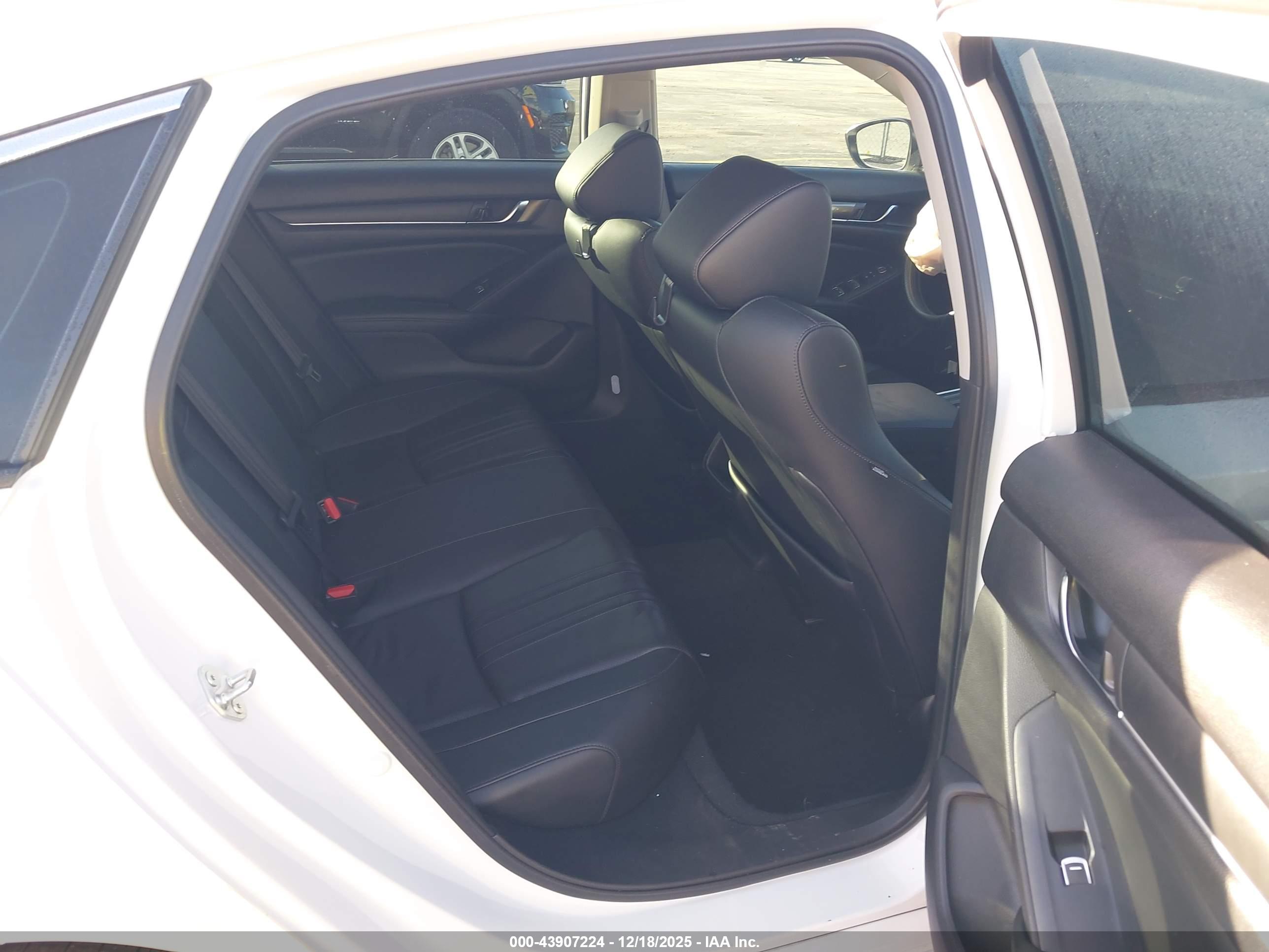 HONDA ACCORD image 8