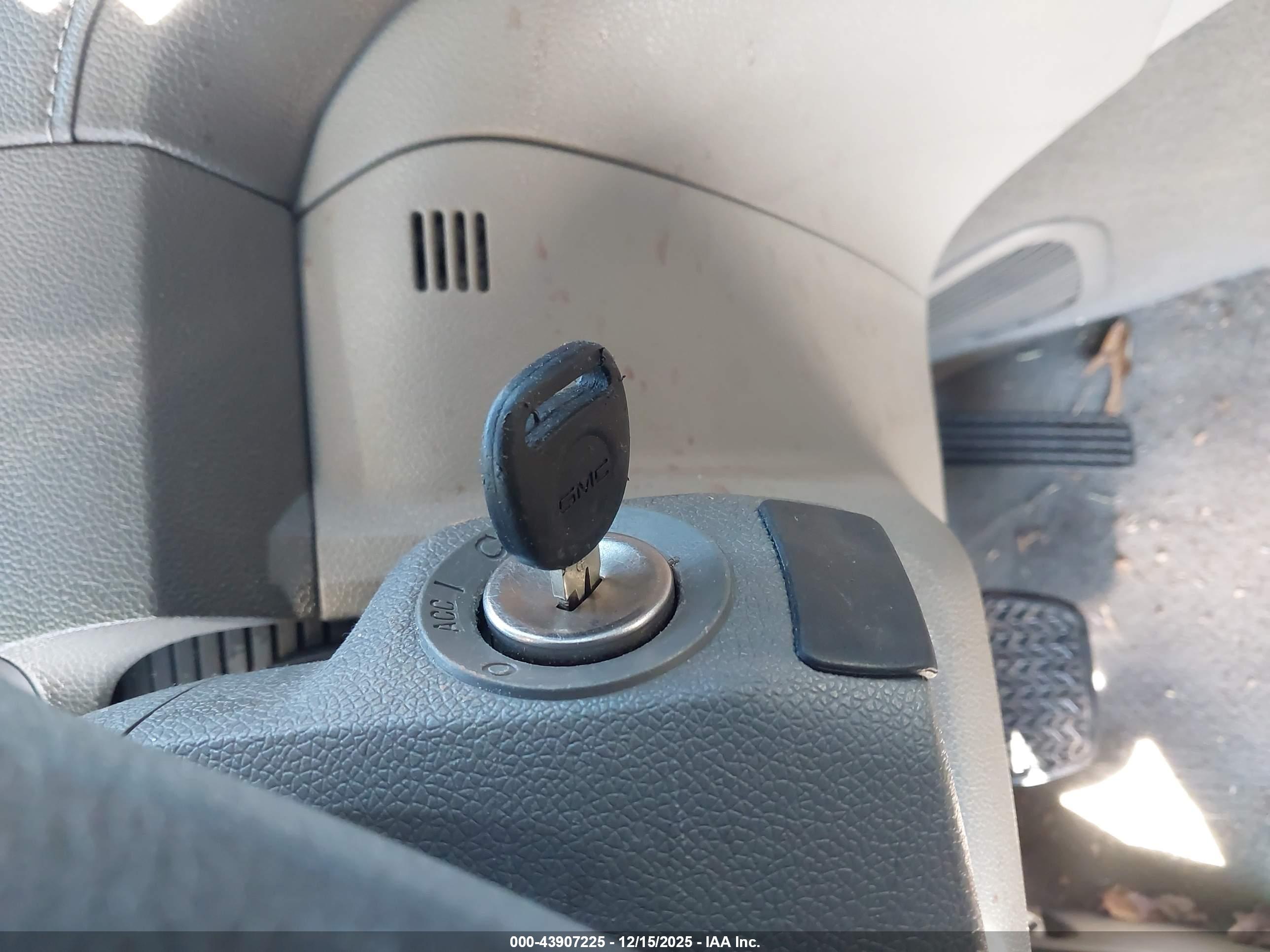 GMC ACADIA image 11