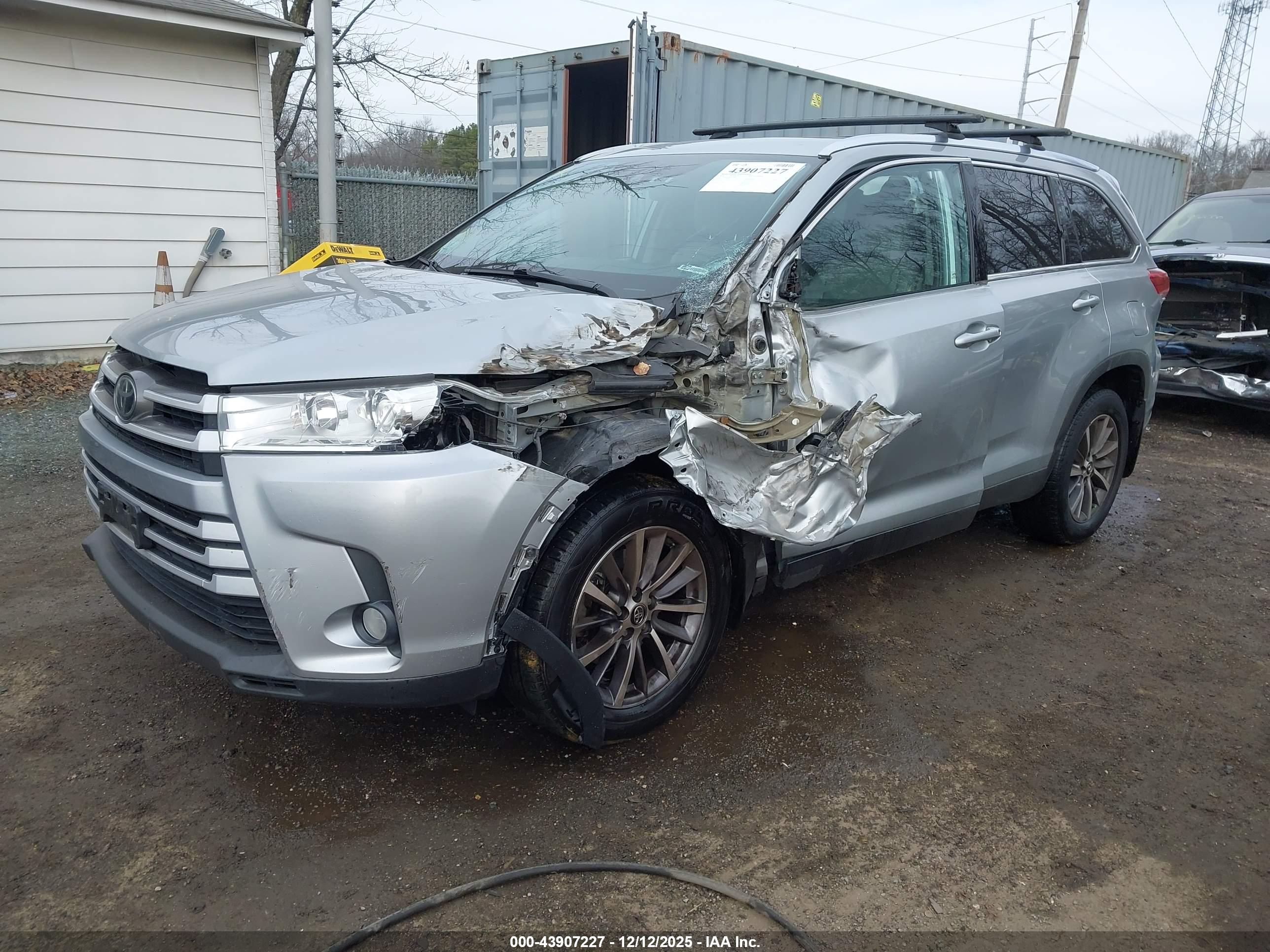 TOYOTA HIGHLANDER image 2