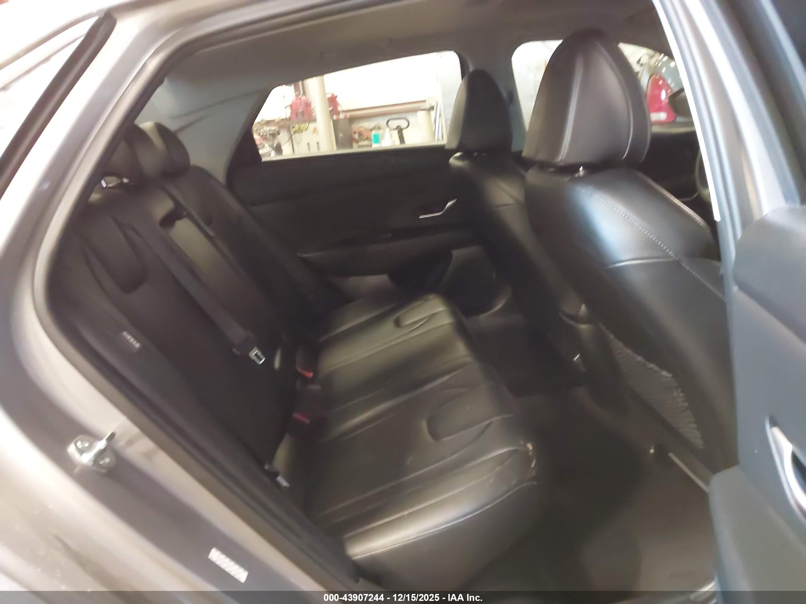 HYUNDAI ELANTRA image 8