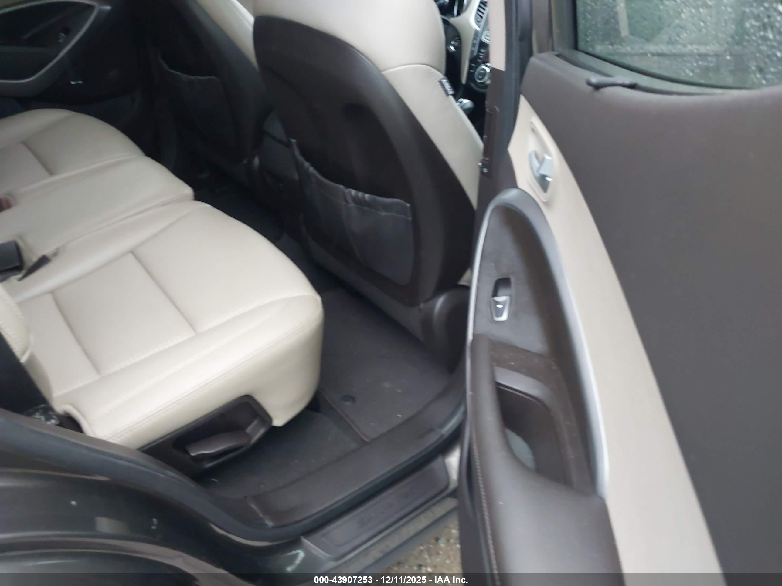 HYUNDAI SANTA image 8