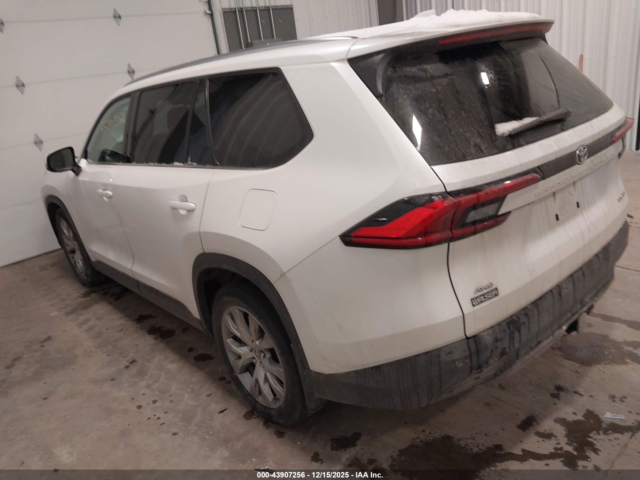 TOYOTA GRAND image 3