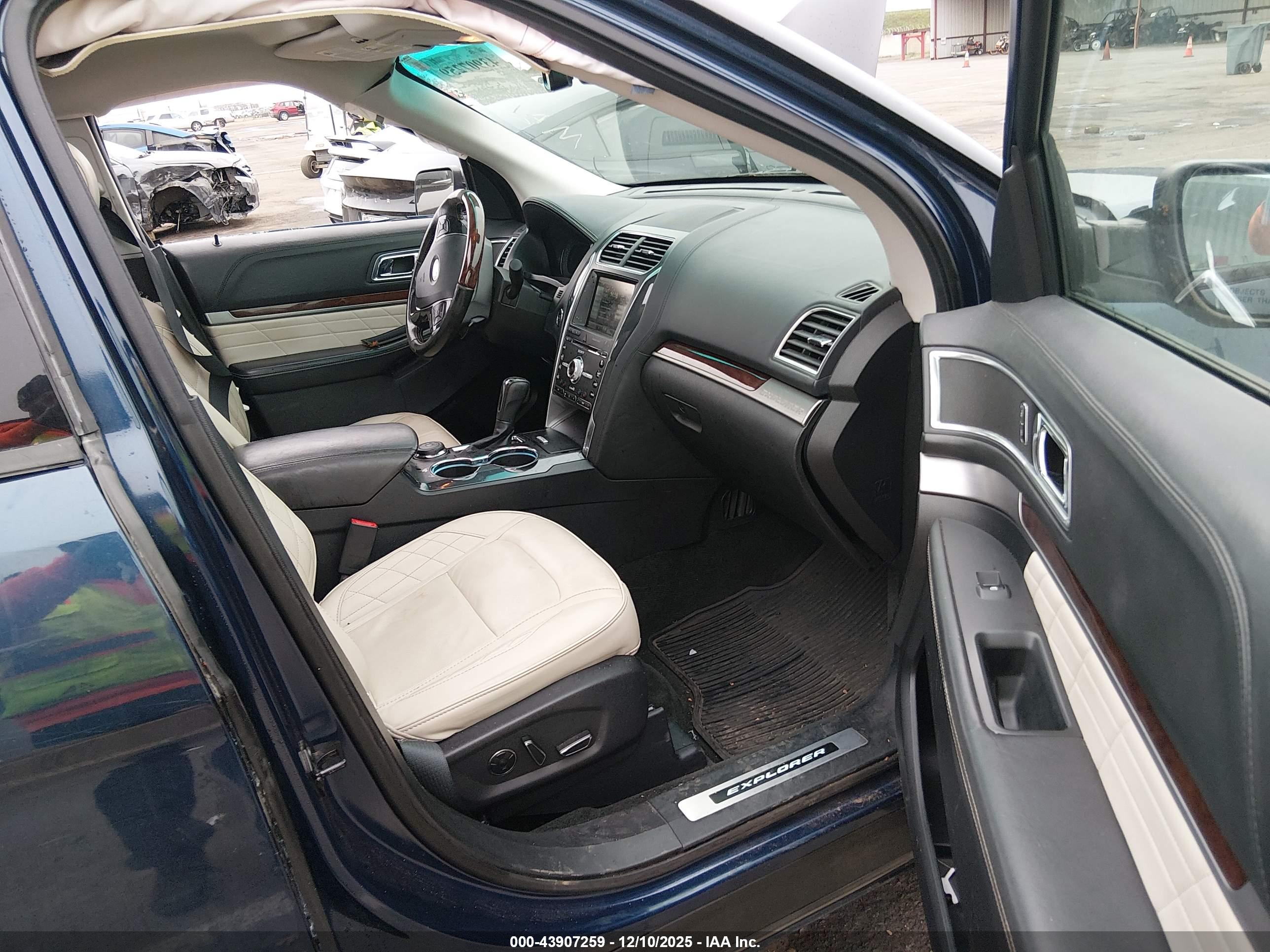 FORD EXPLORER image 5