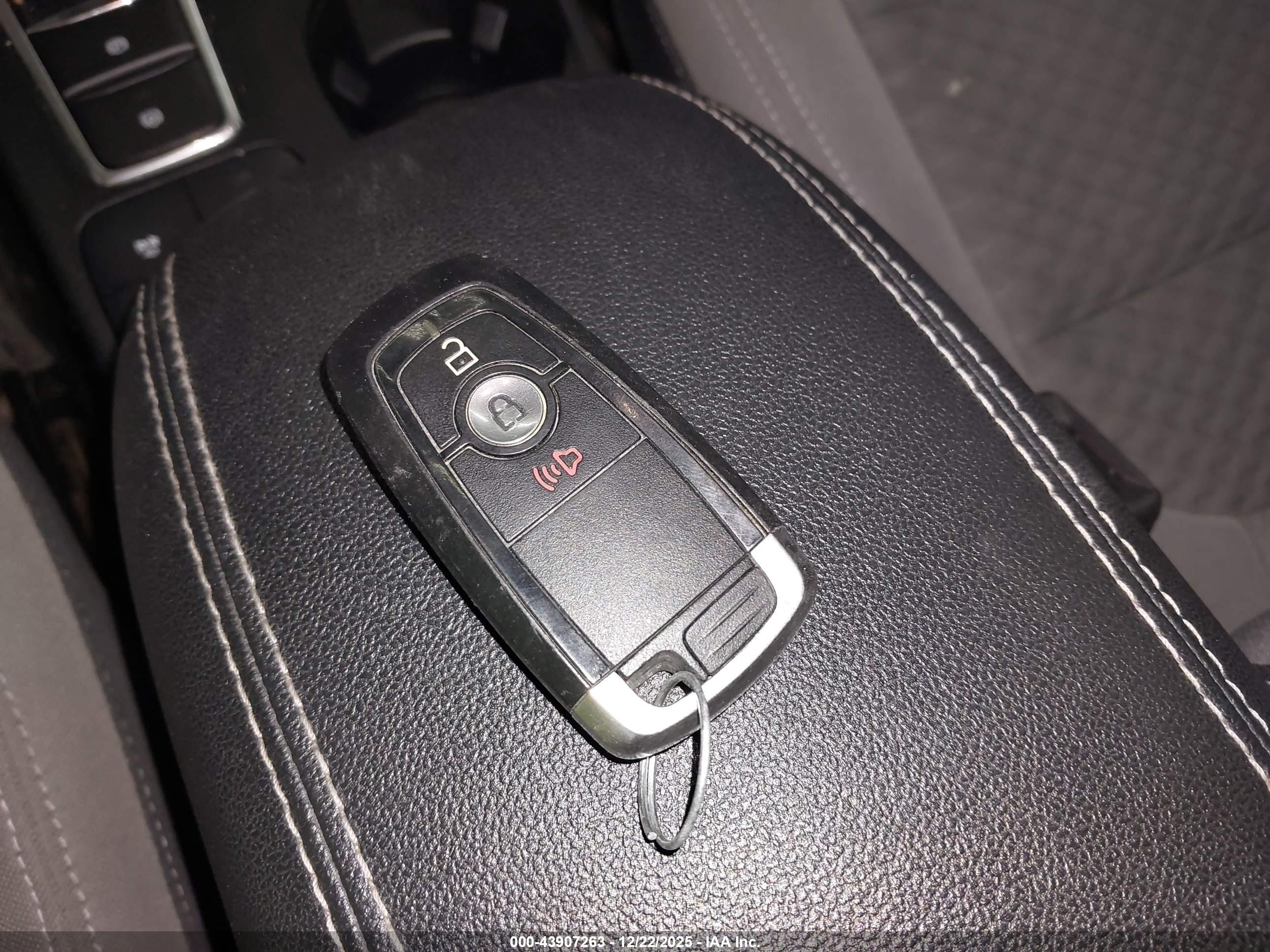 FORD ESCAPE image 11