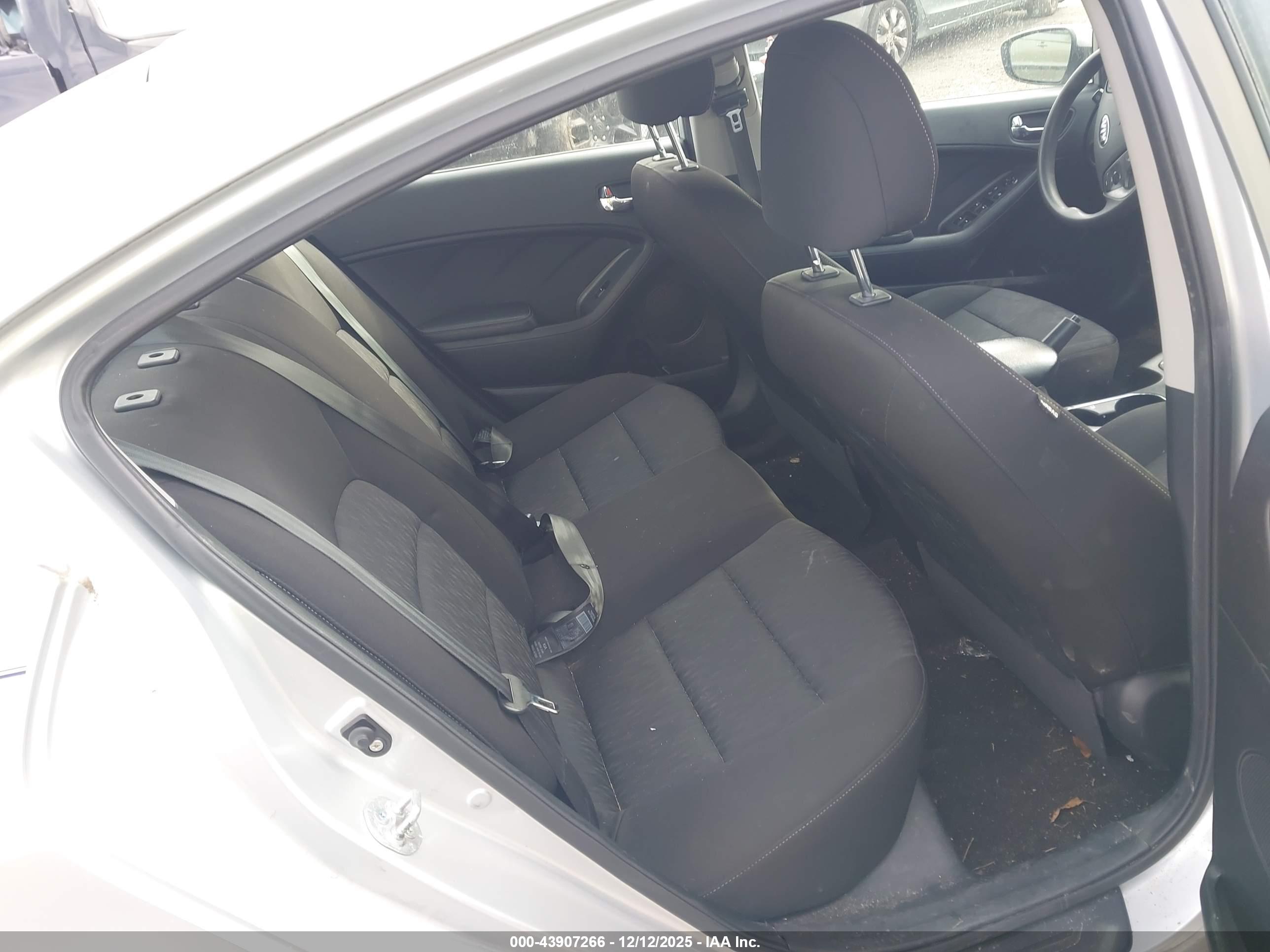 KIA FORTE image 8