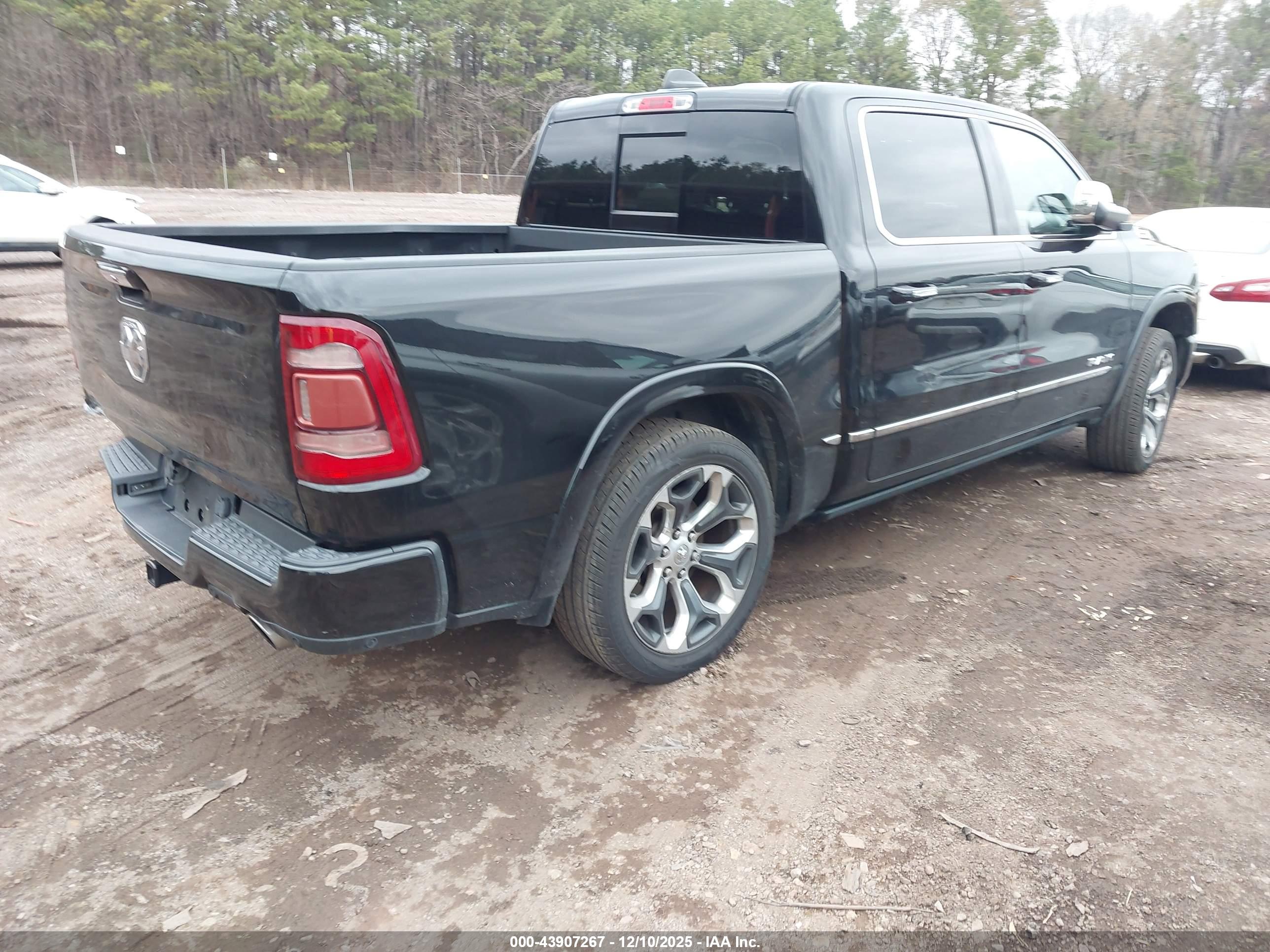 RAM 1500 image 4