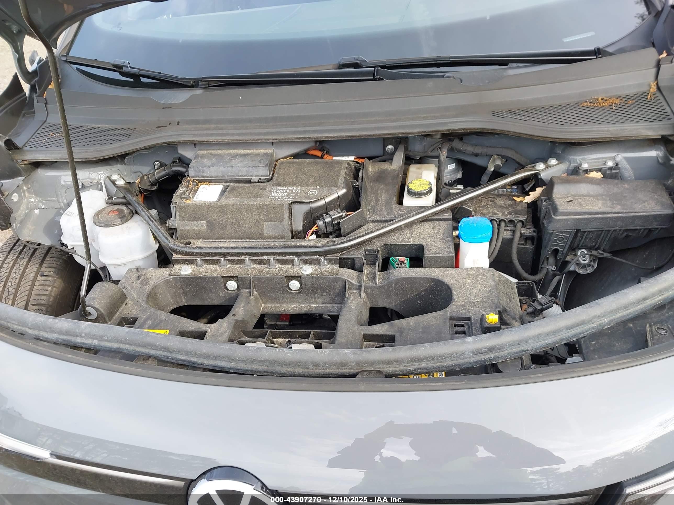 VOLKSWAGEN ID.4 image 10