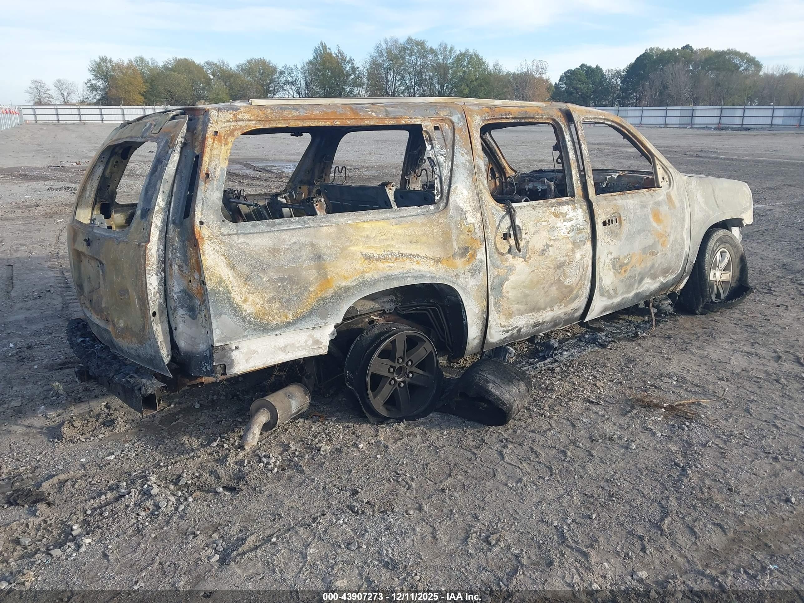 GMC YUKON image 4