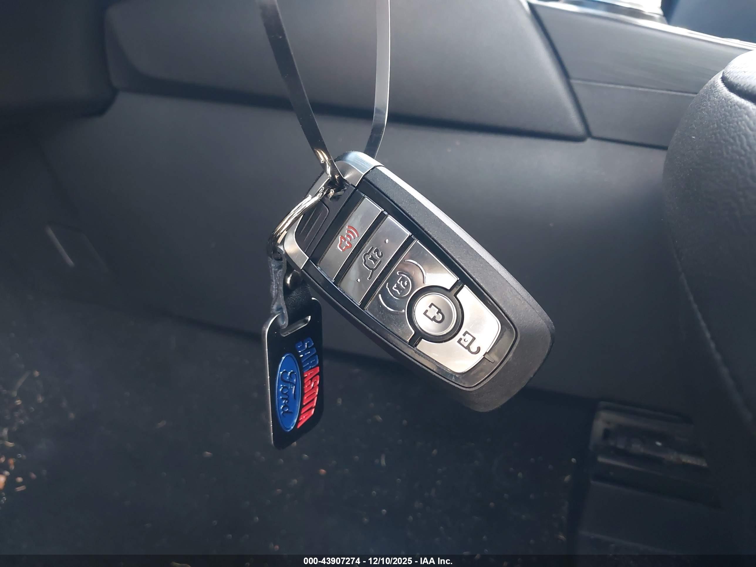 FORD ESCAPE image 11