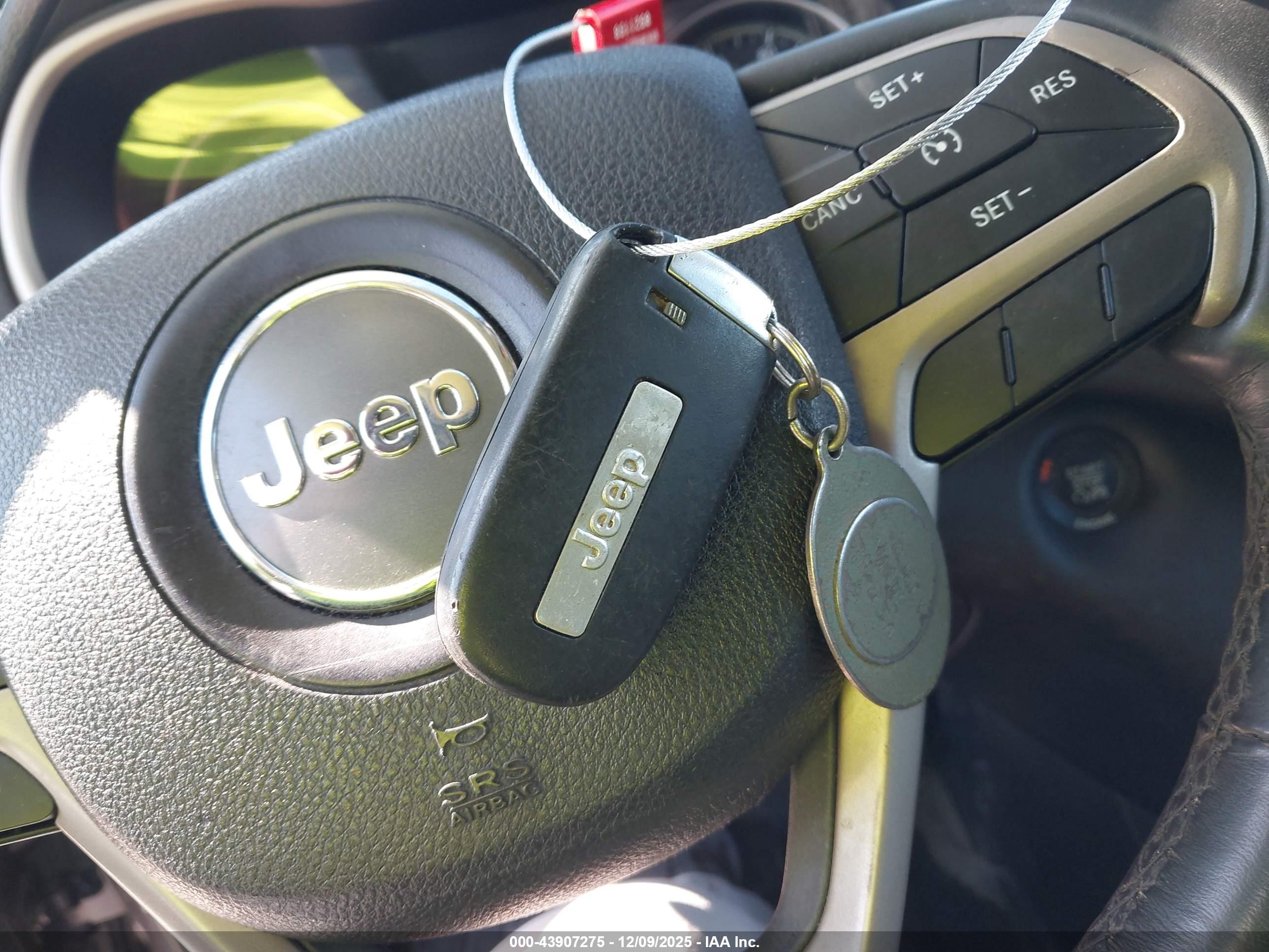 JEEP CHEROKEE image 11