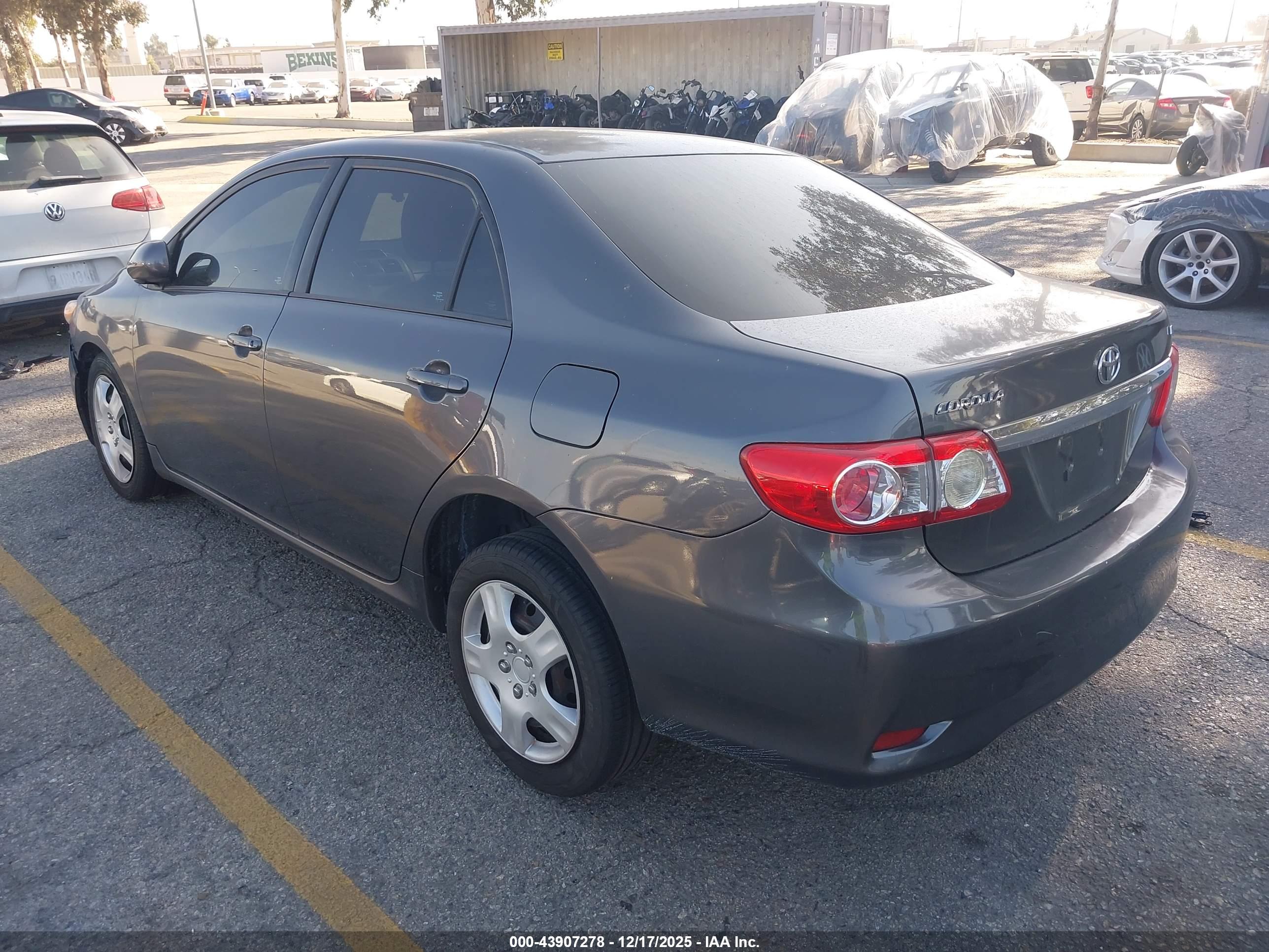 TOYOTA COROLLA image 3