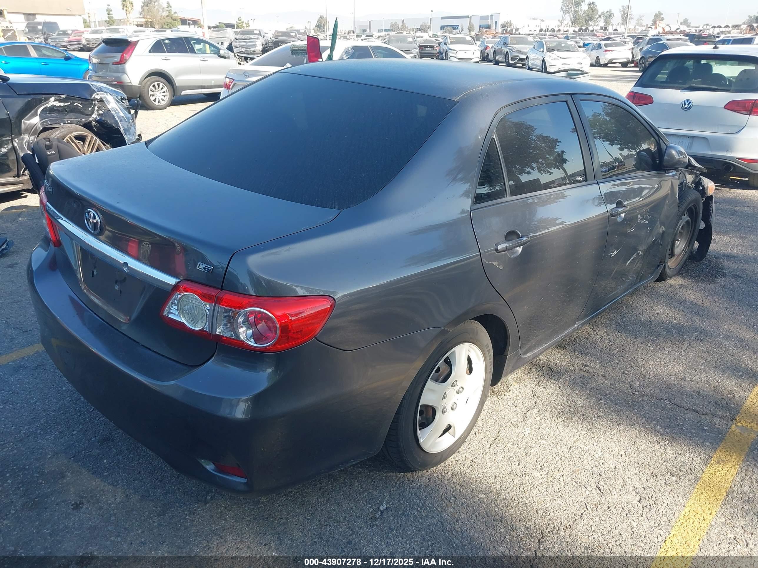 TOYOTA COROLLA image 4