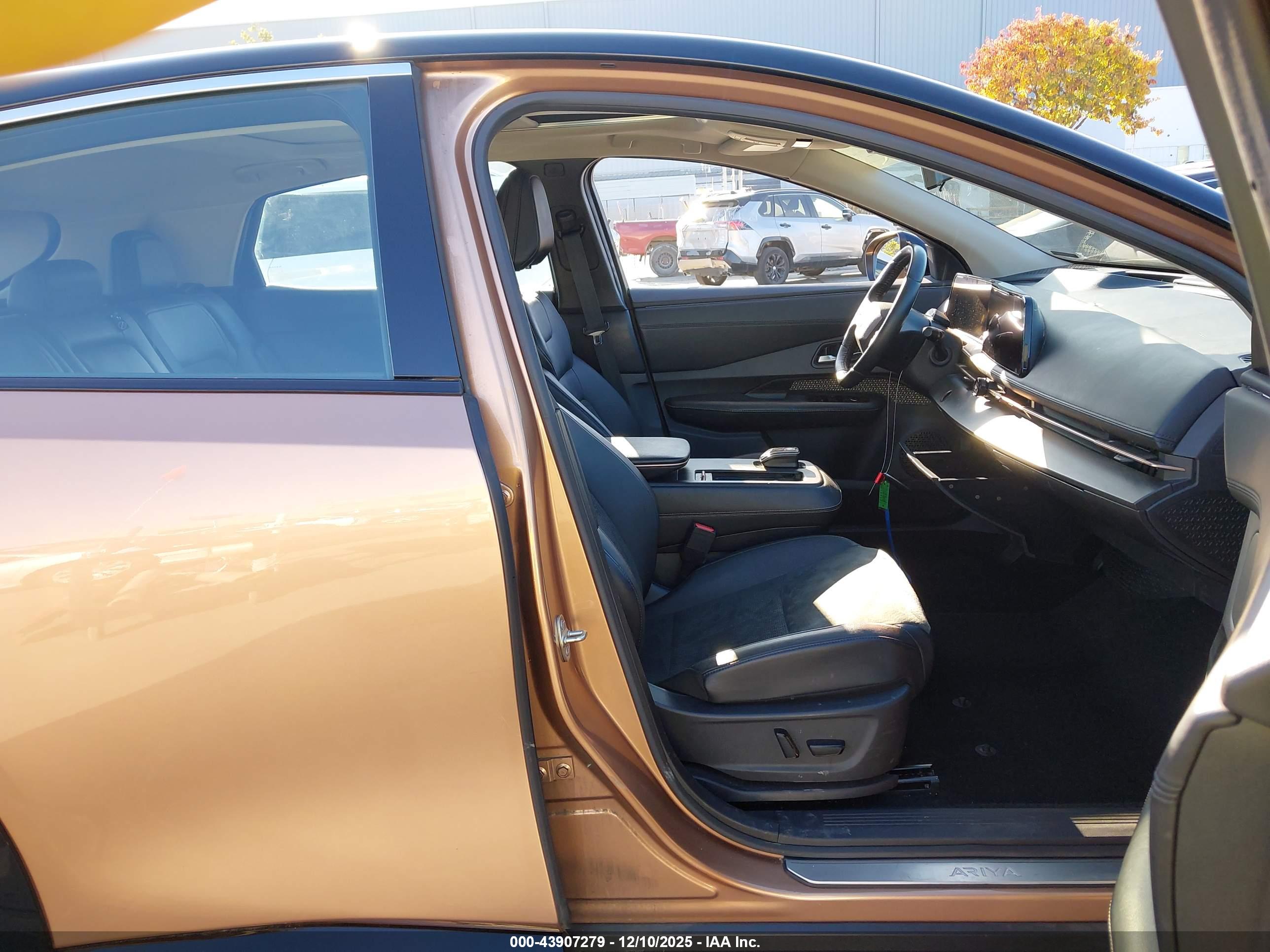 NISSAN ARIYA image 5