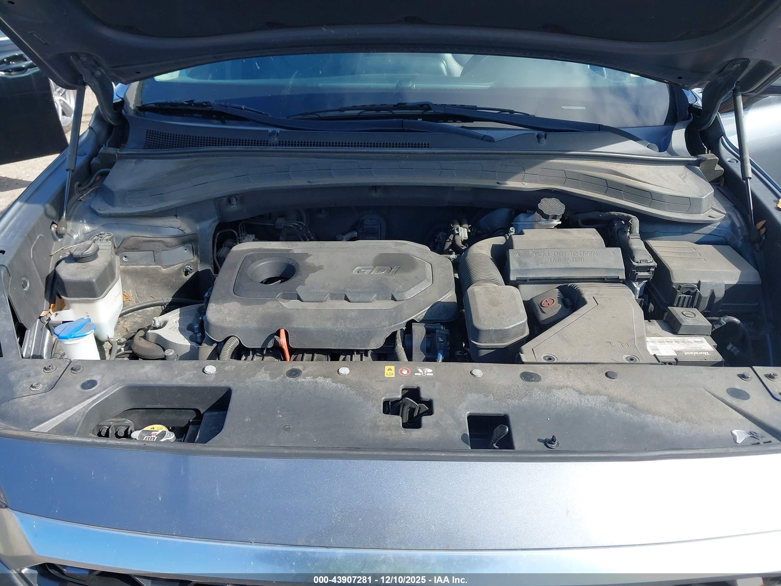 HYUNDAI SANTA image 10