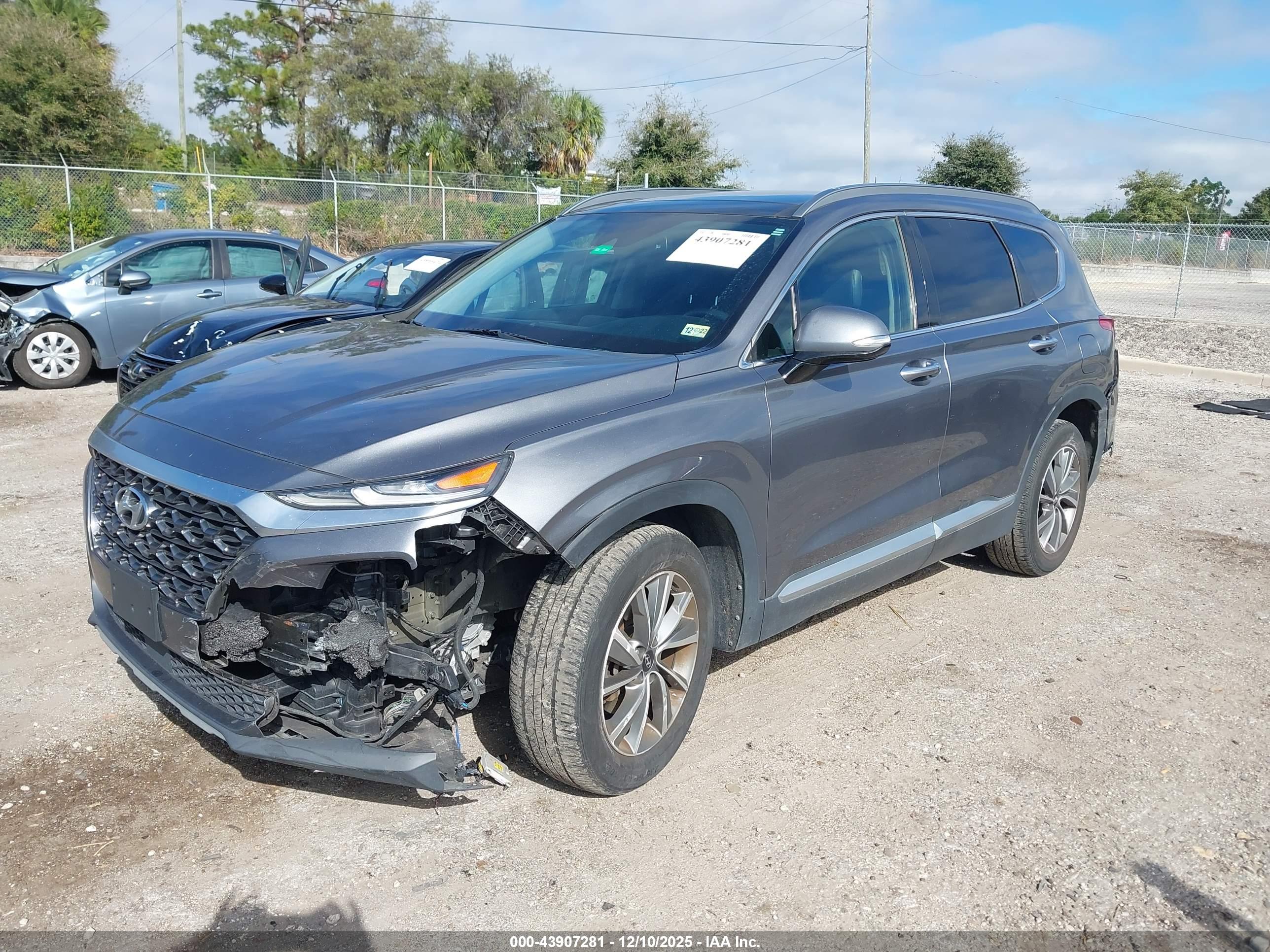 HYUNDAI SANTA image 2