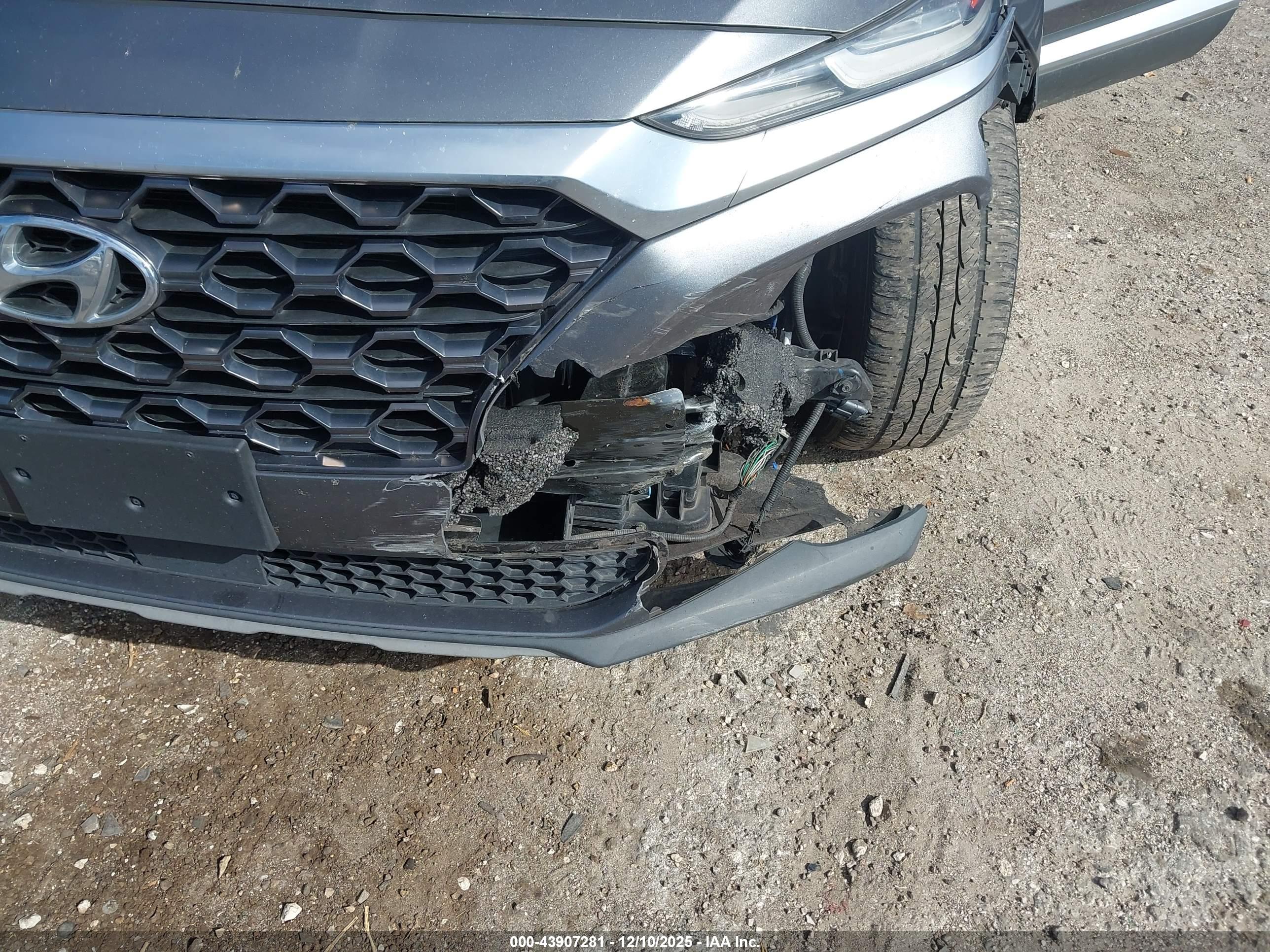 HYUNDAI SANTA image 6