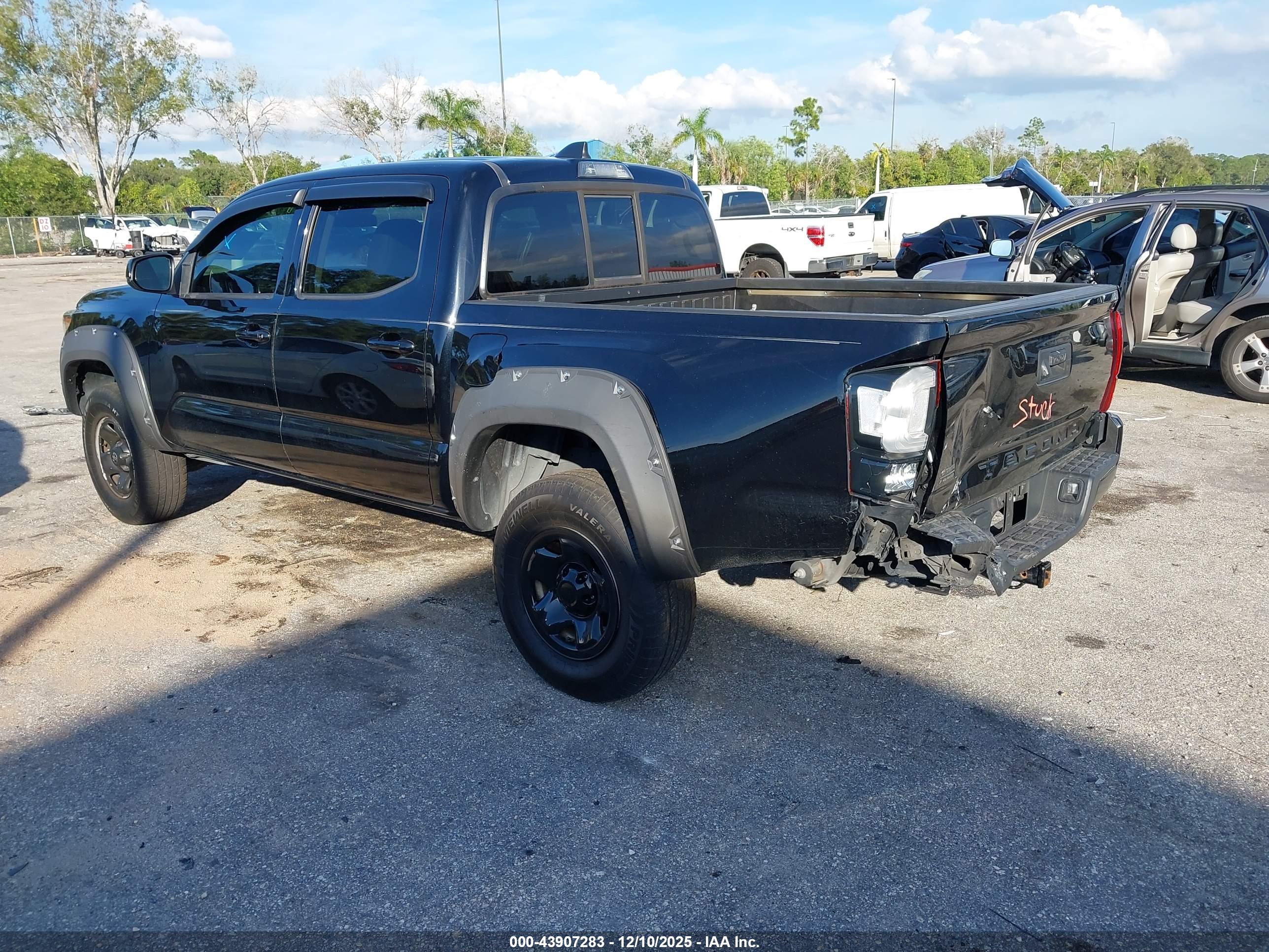 TOYOTA TACOMA image 3