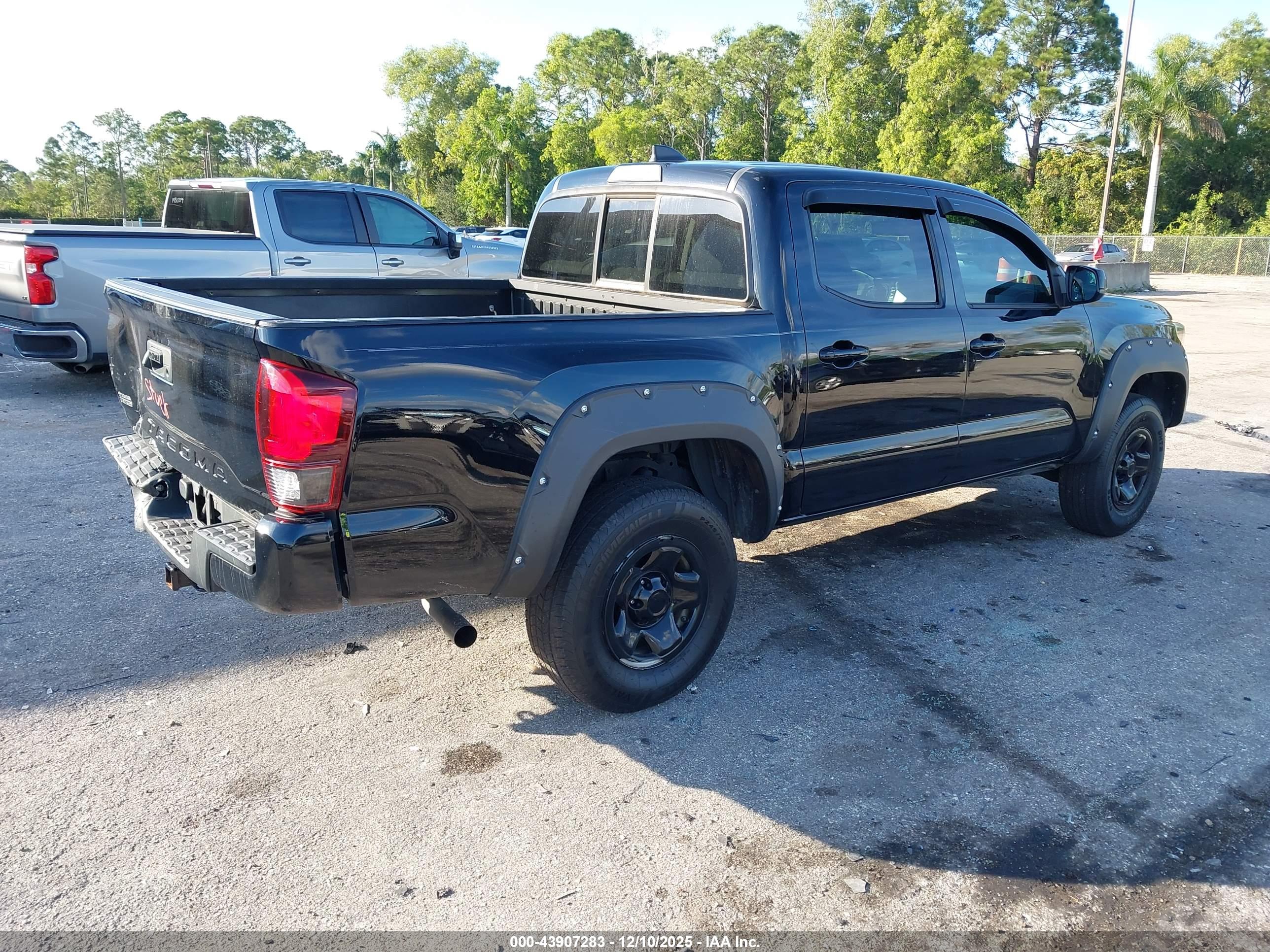 TOYOTA TACOMA image 4