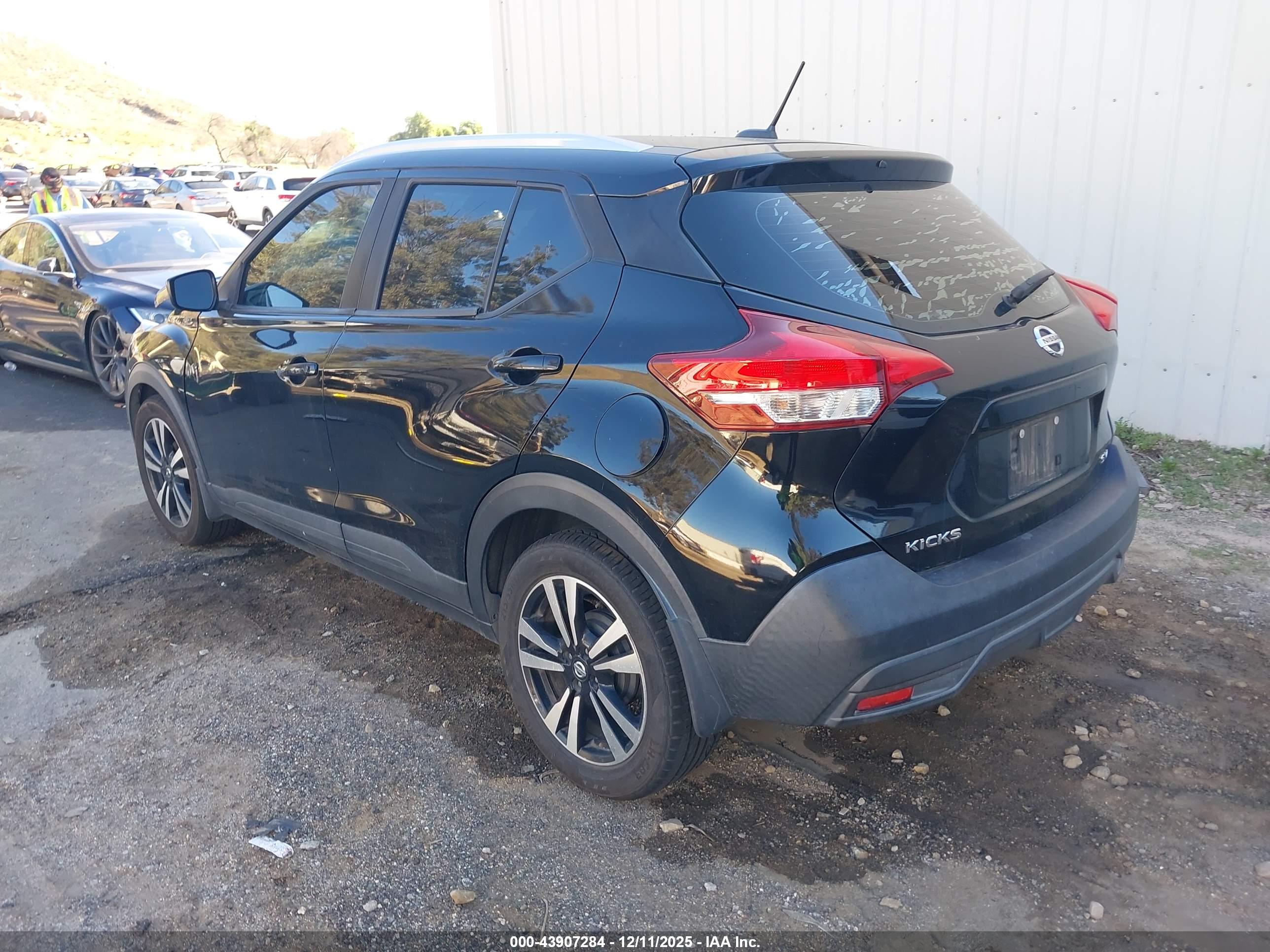 NISSAN KICKS image 3